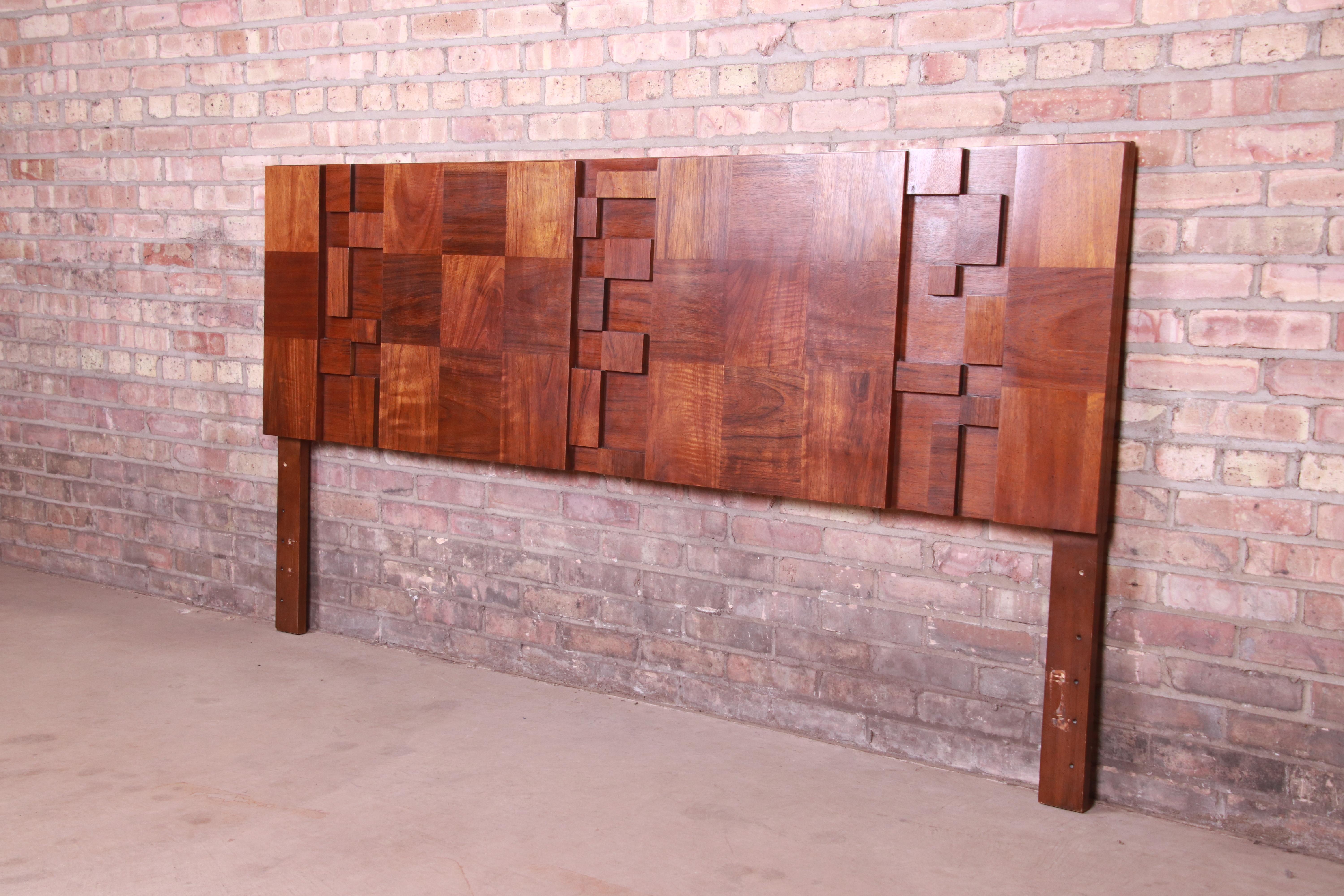 Paul Evans Style Mid-Century Modern Brutalist Walnut King Size Headboard by Lane In Good Condition In South Bend, IN