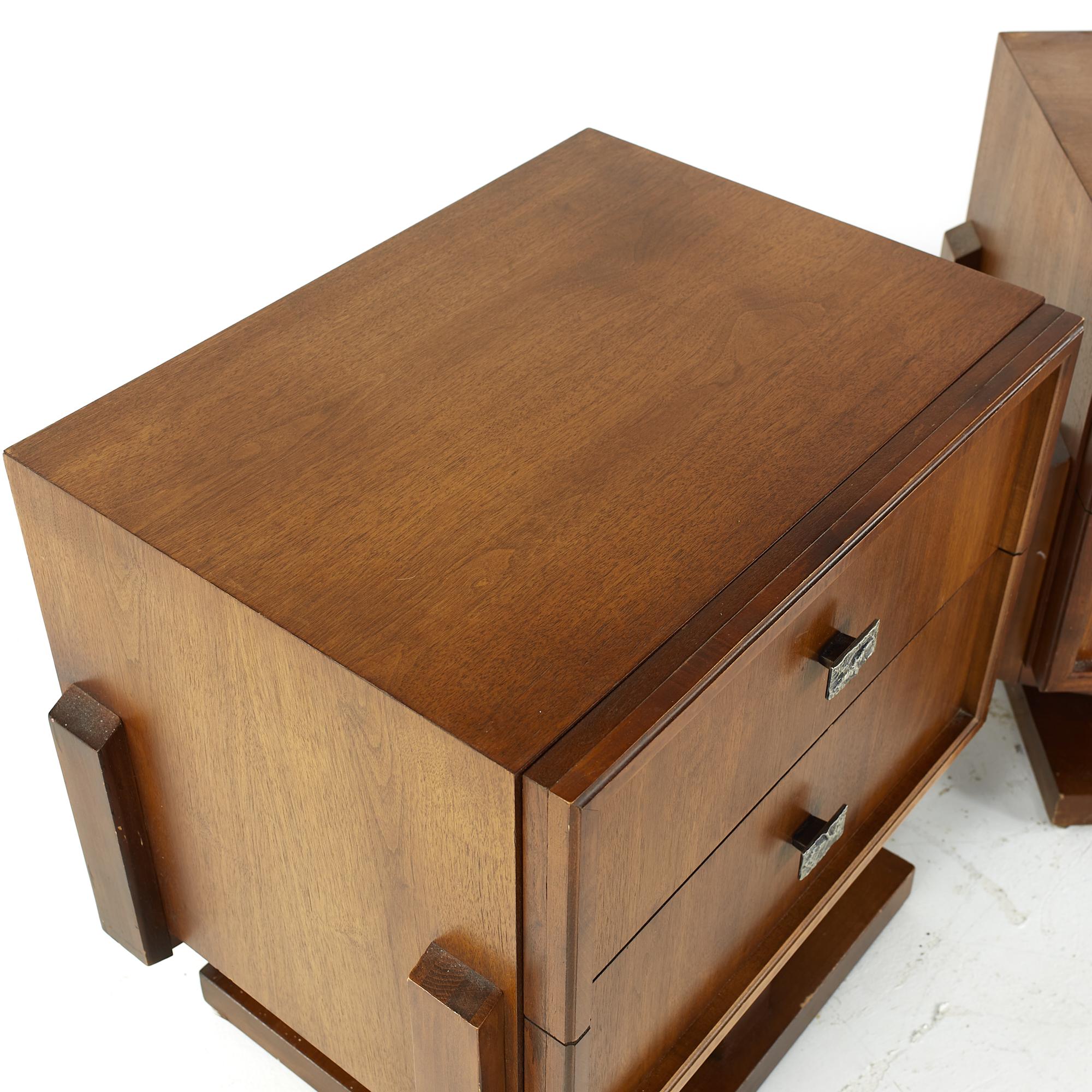 Paul Evans Style Midcentury Walnut Canadian Brutalist Nightstands, Pair 3