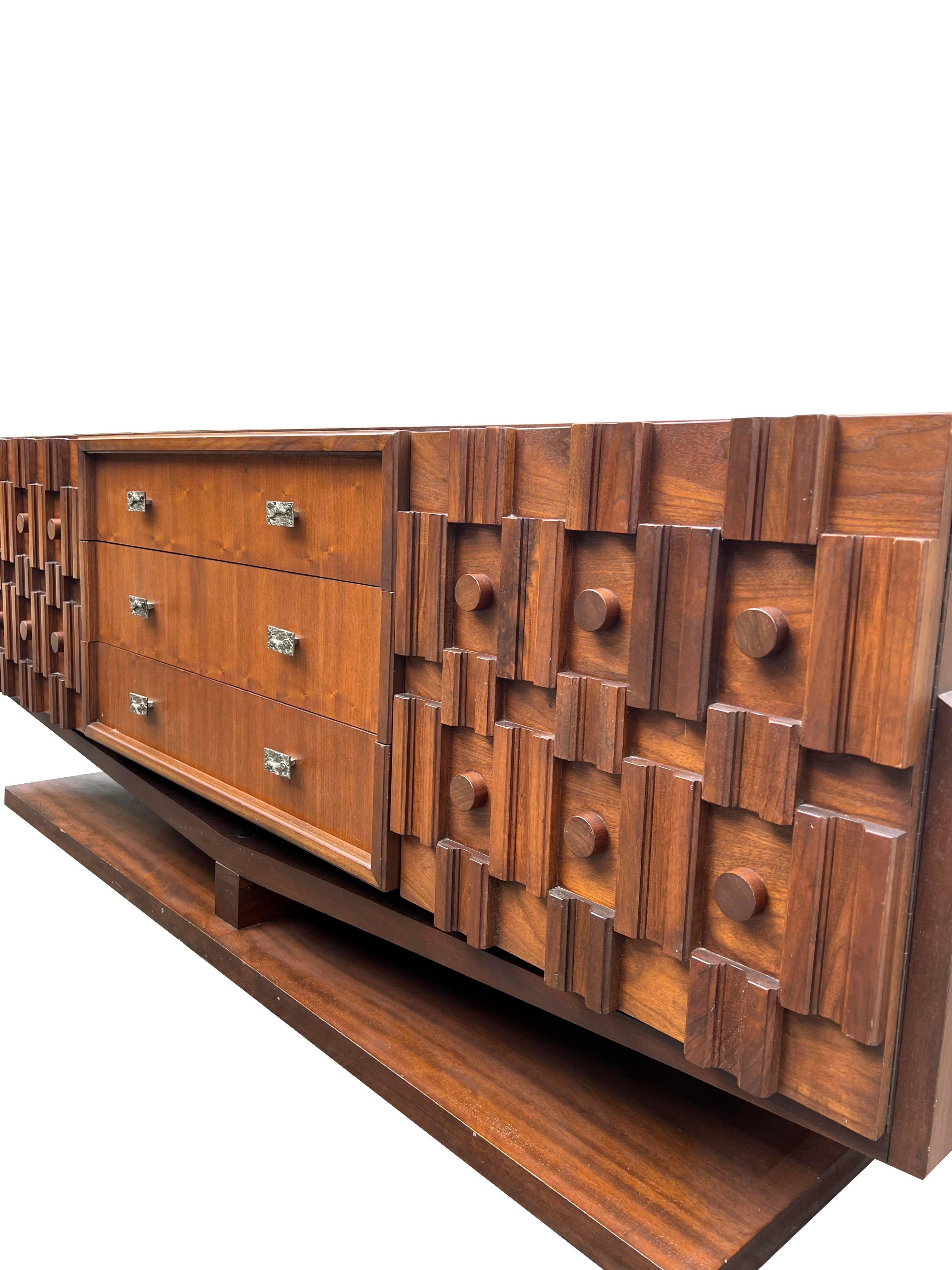 Paul Evans Style Modern Sculpted Floating Dresser or Credenza in Brutalist Style In Good Condition In Saddle River, NJ