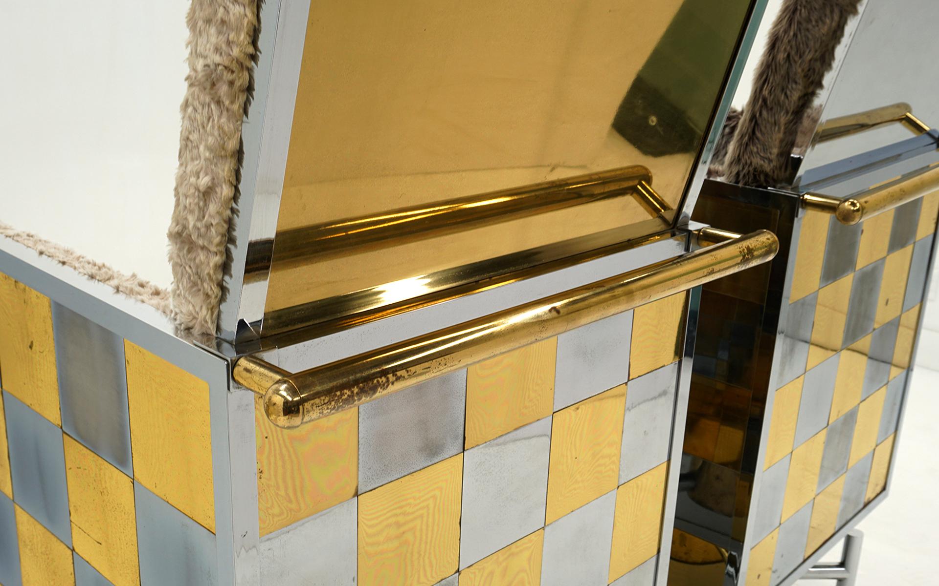 Sedie a trono con schienale alto monumentale in stile Paul Evans con rotelle. Cromo, Ottone. in vendita 1