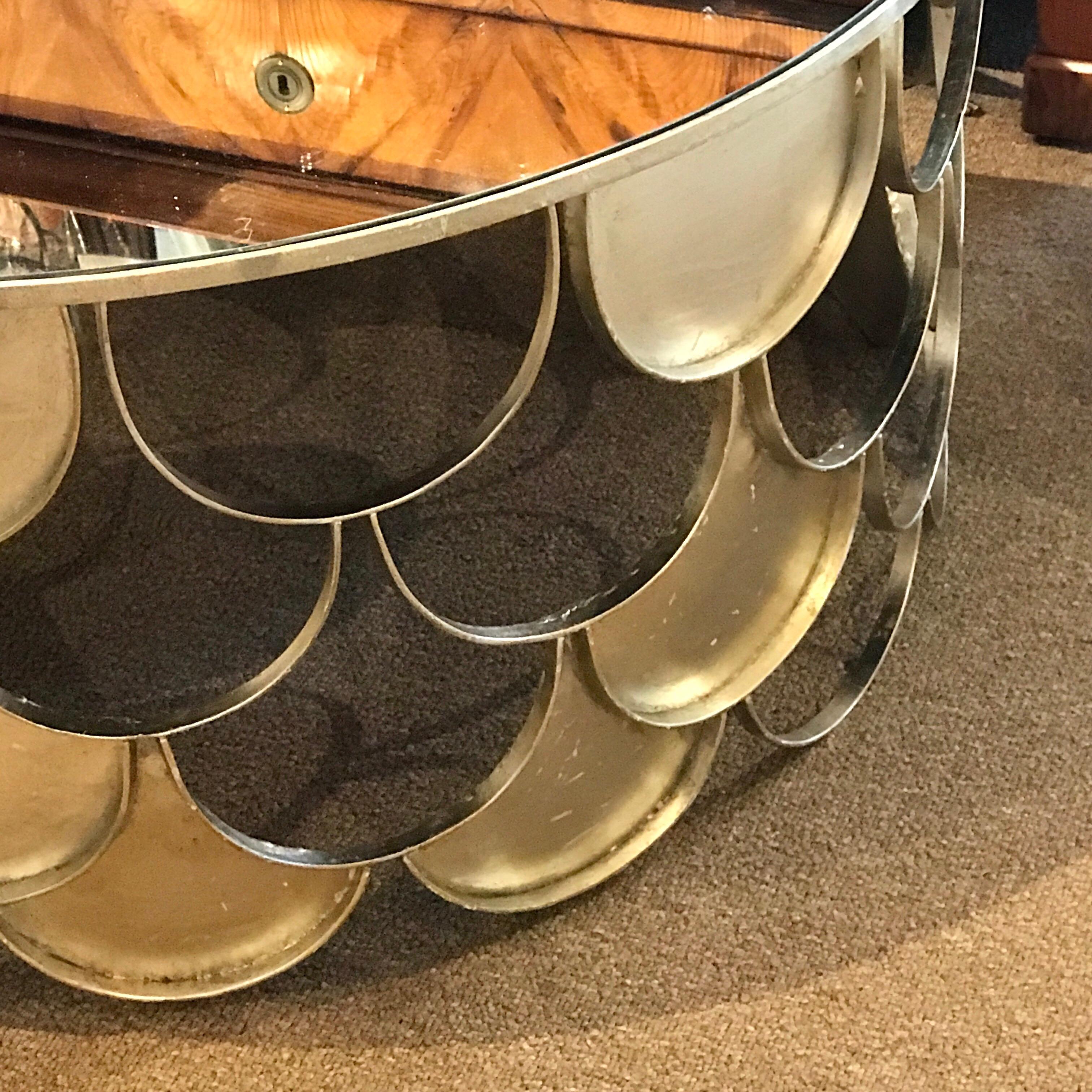 Paul Evans Style Silvered Scallop Coffee Table In Good Condition For Sale In West Palm Beach, FL