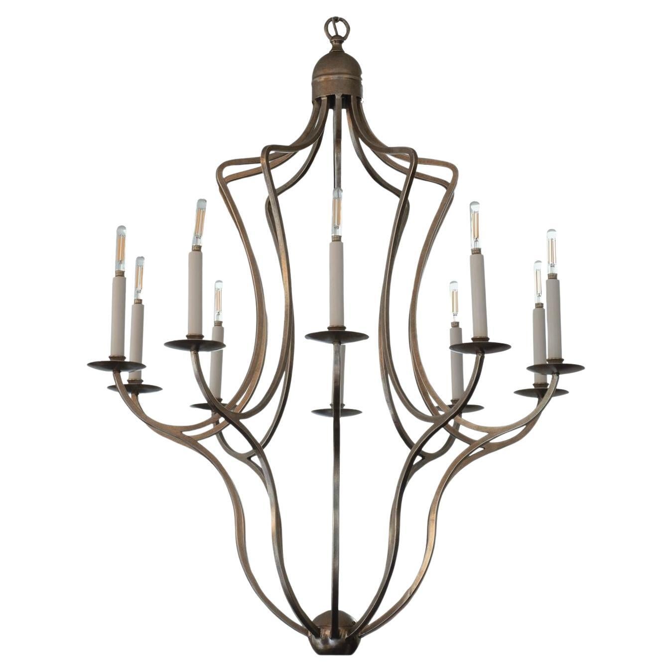Paul Ferrante Candelabro personalizzato in foglia d'argento anticato a 10 lampadine forgiate a mano in vendita