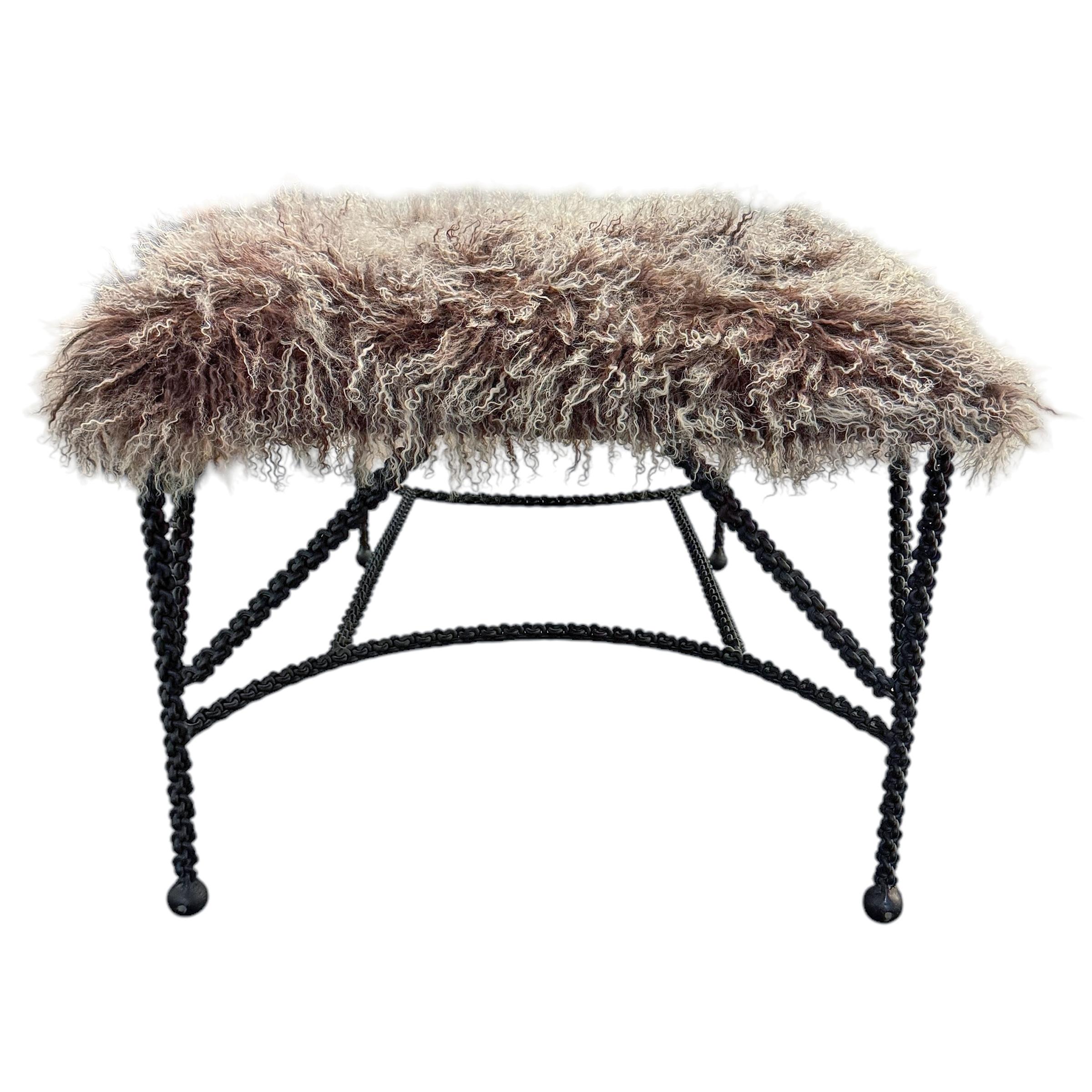 Ottoman en fer forgé avec rembourrage en laine bouclée Paul Ferrante Bon état - En vente à Chicago, IL