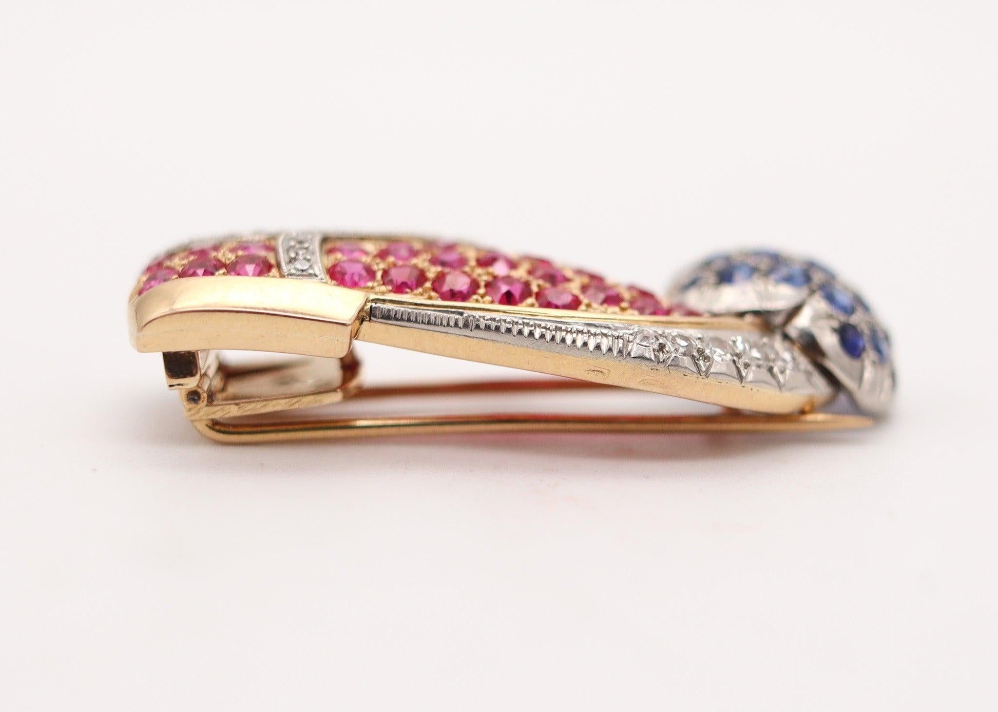 PAUL FLATO 1940 Schuhbrosche aus 18 Karat Gold, Platin, Diamanten, Saphiren und Rubinen im Angebot 3