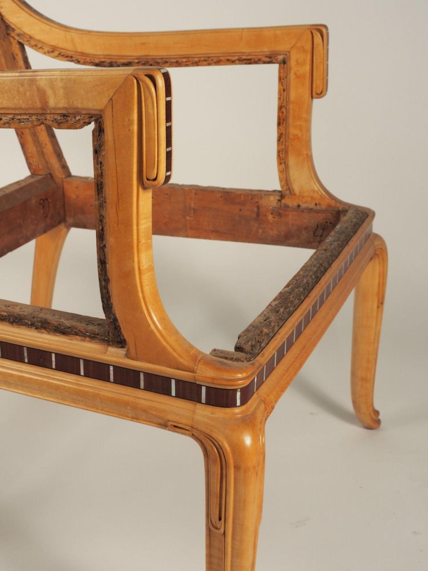 Érable Paire de fauteuils incrustés Paul Follot en vente