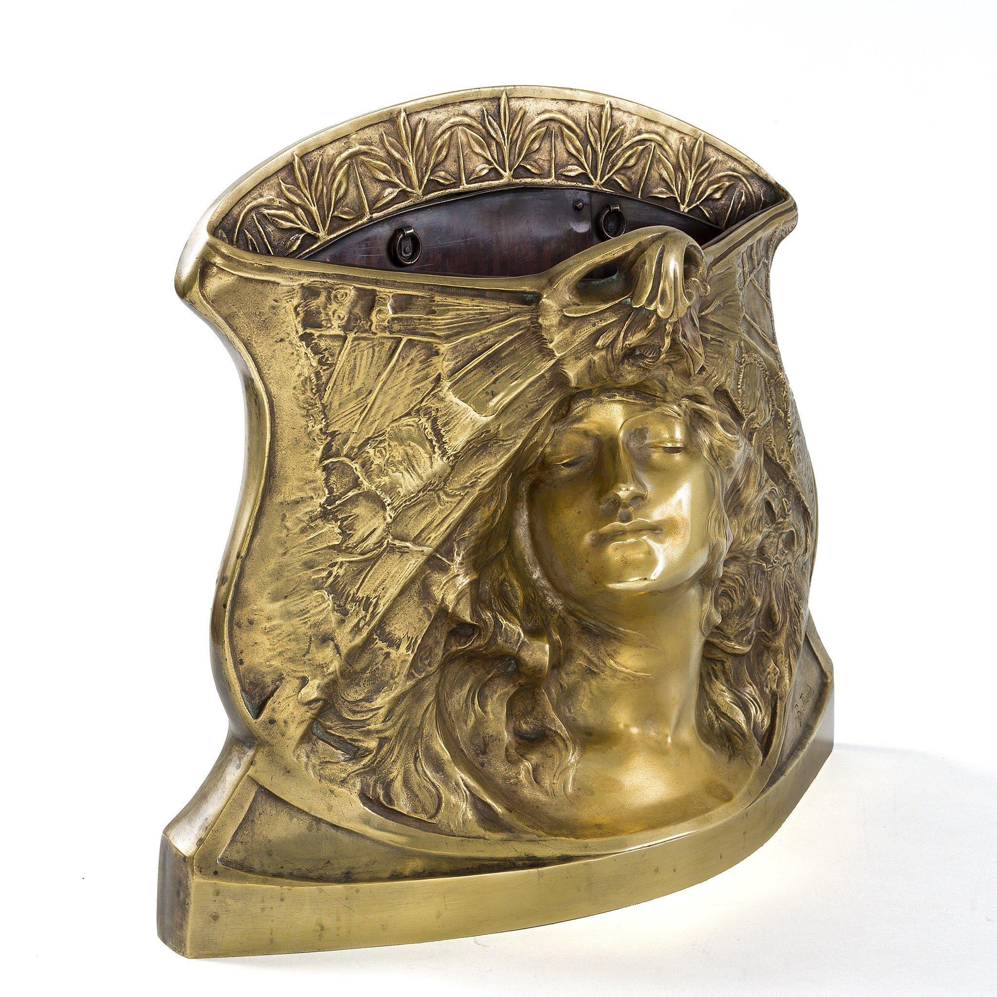 This French Art Nouveau patinated bronze planter, 