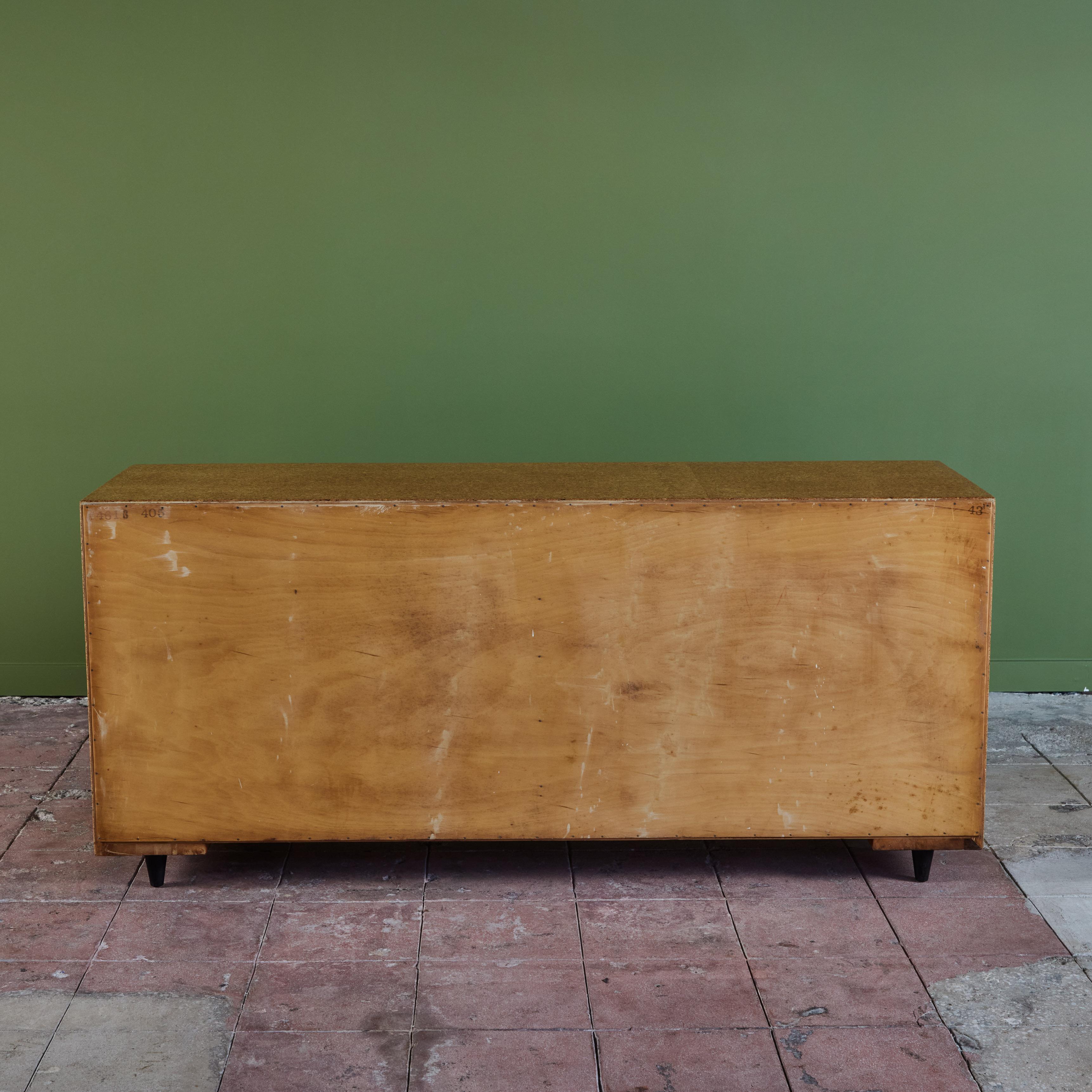 Quercia Comò in sughero Paul Frankl per Johnson Furniture Co. in vendita