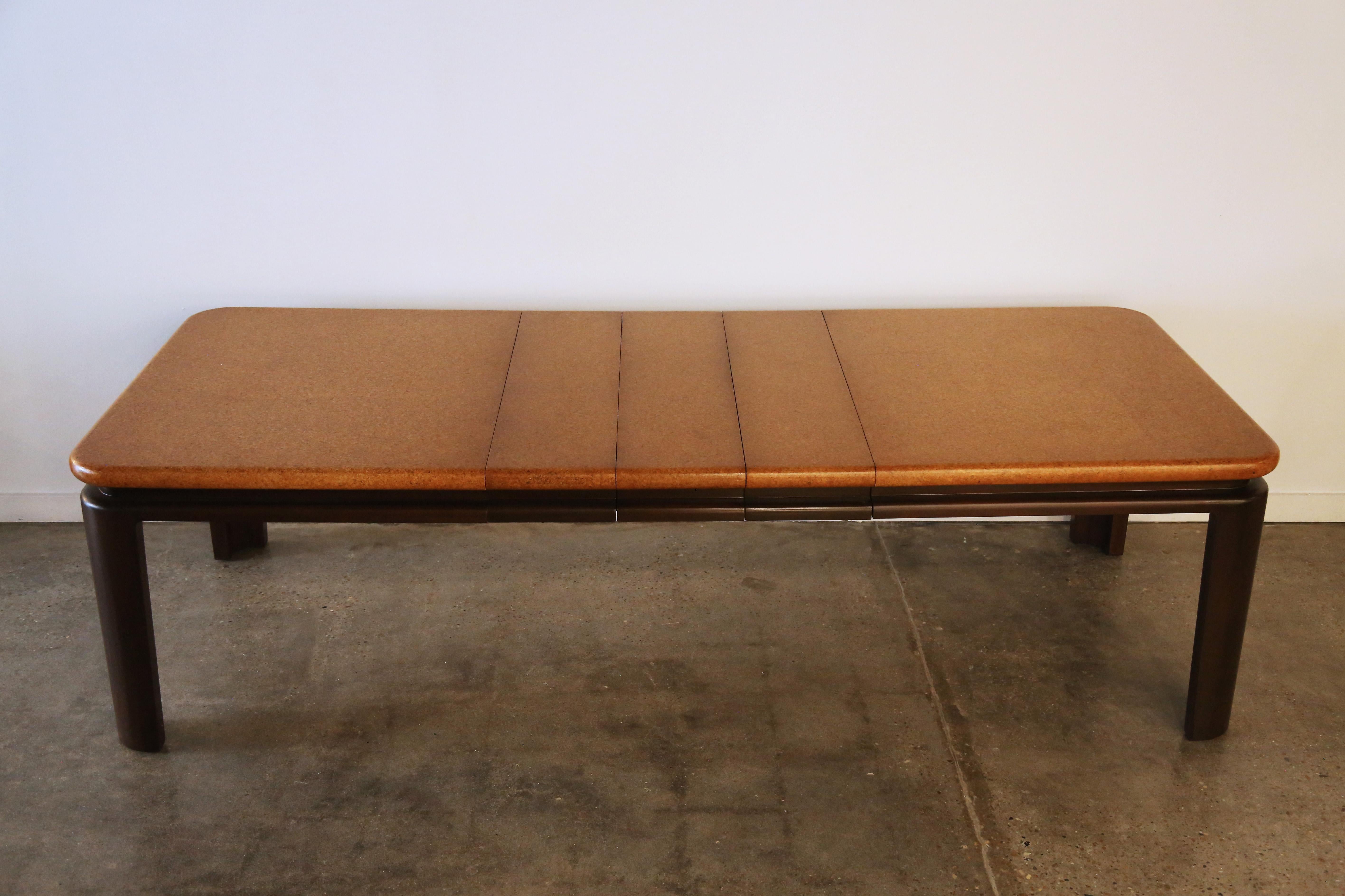Acajou Table de salle à manger Paul Frankl en liège et acajou pour Johnson Furniture Company m. 2443 en vente