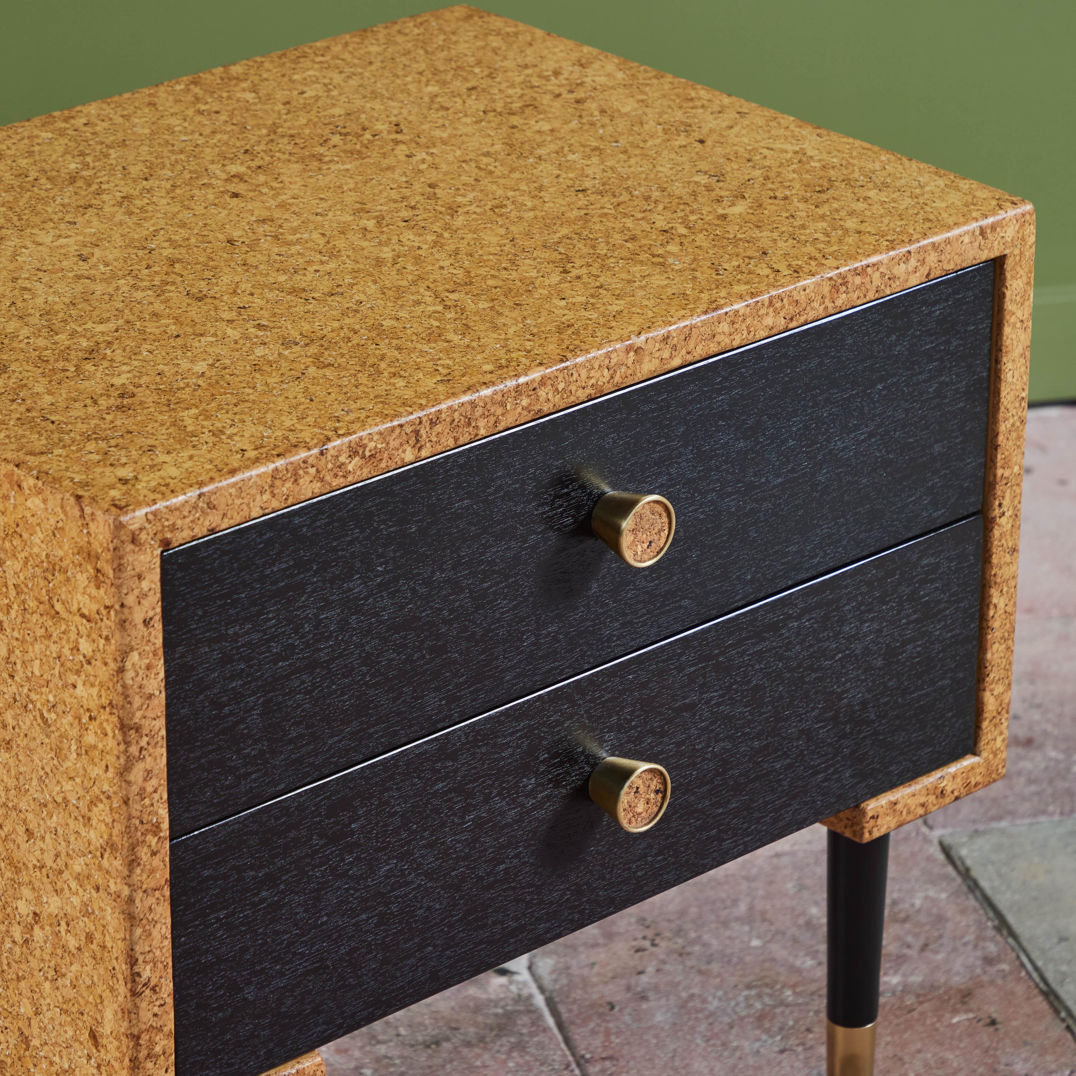 Pareja de mesillas de noche de corcho de Paul Frankl para Johnson Furniture Co. en venta 2