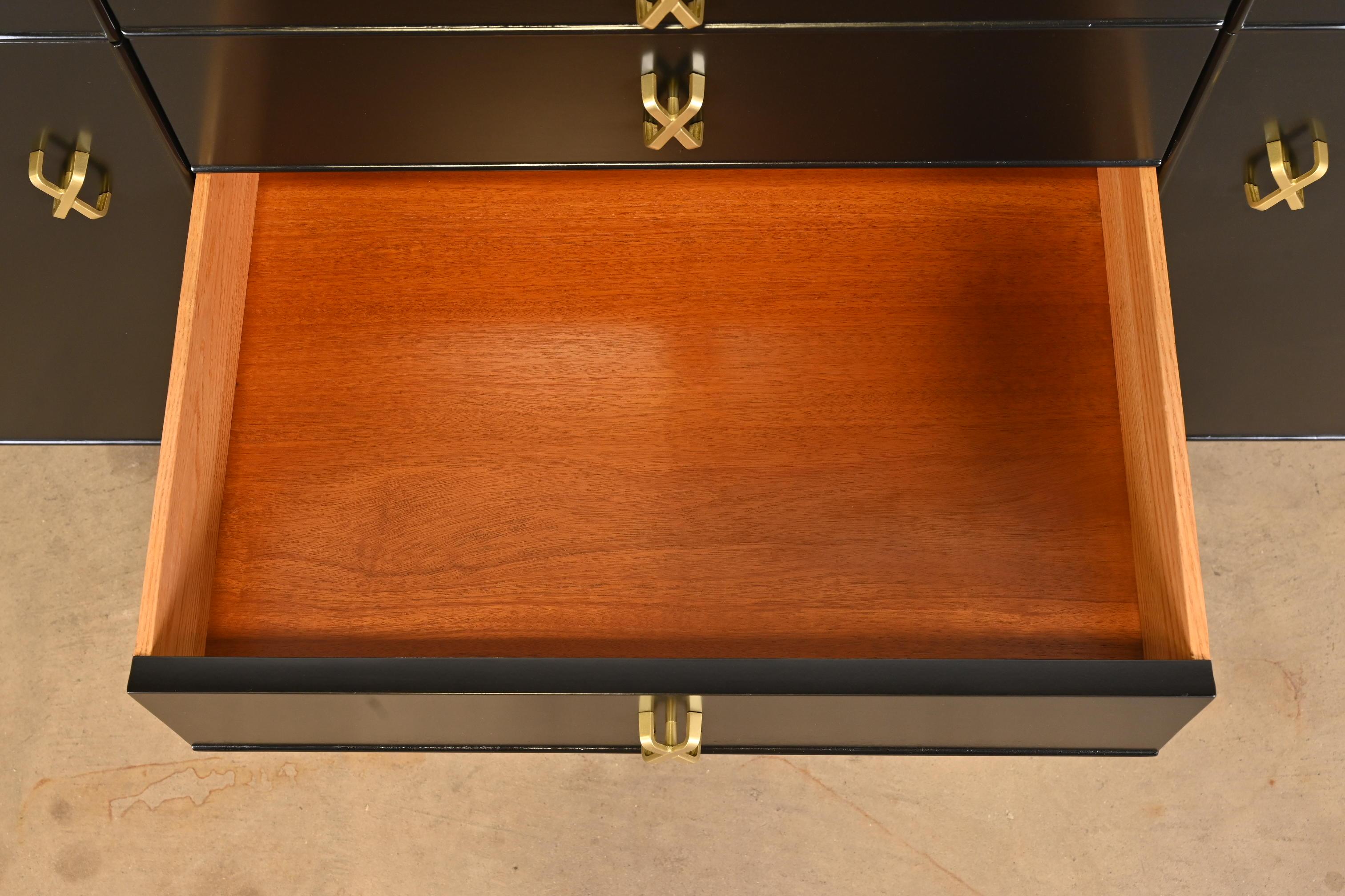 Sideboard-Anrichte aus schwarz lackiertem Mahagoni, Paul Frankl für Johnson Furniture im Angebot 1
