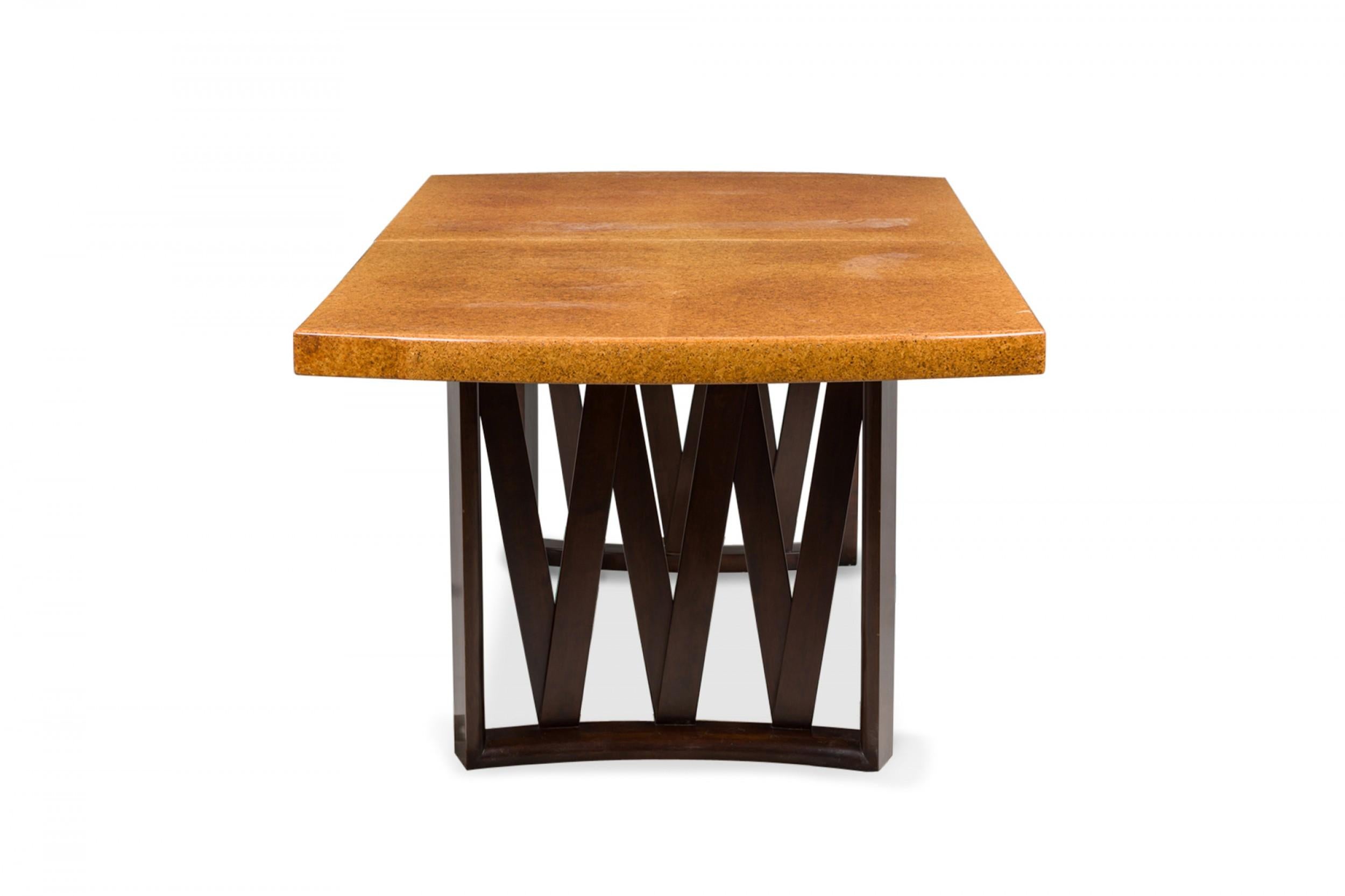 Paul Frankl für Johnson Furniture Co. Amerikanischer Esstisch mit Korkplatte aus der Mitte des Jahrhunderts (20. Jahrhundert) im Angebot