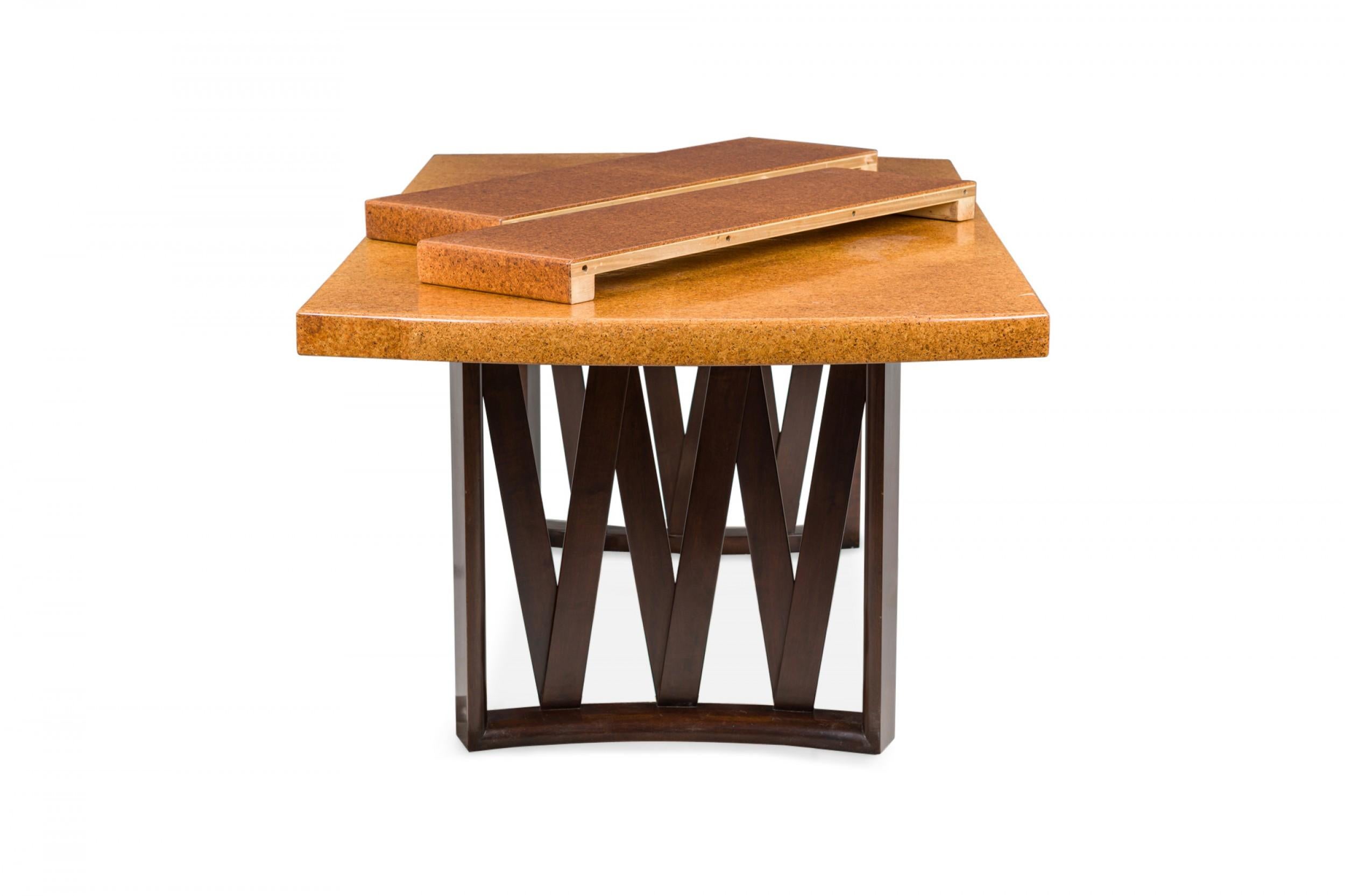 Paul Frankl für Johnson Furniture Co. Esstisch mit Korkplatte und Blättern im Angebot 5