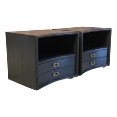 Paul Frankl pour Johnson Furniture Co. Paire de tables d'extrémité