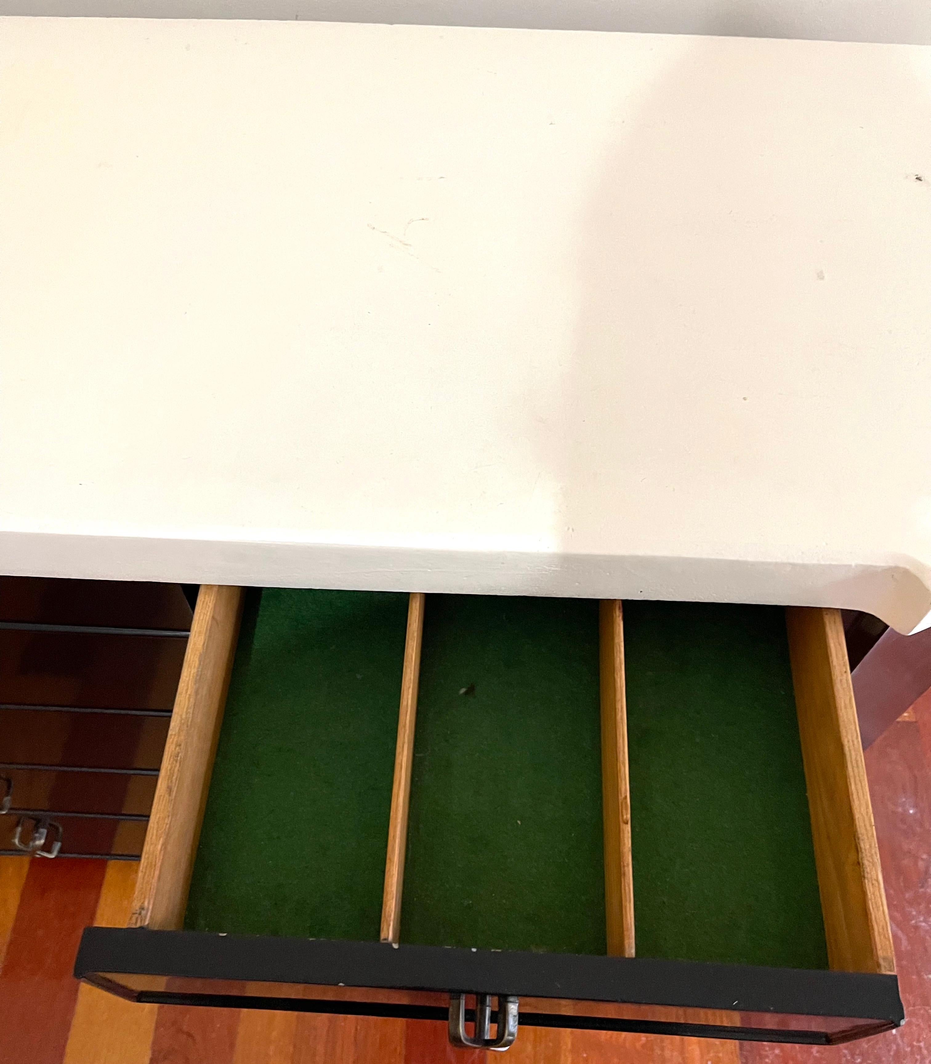 Paul Frankl für Johnson Furniture Co. X Pull Korkplatte Sideboard (Mitte des 20. Jahrhunderts) im Angebot