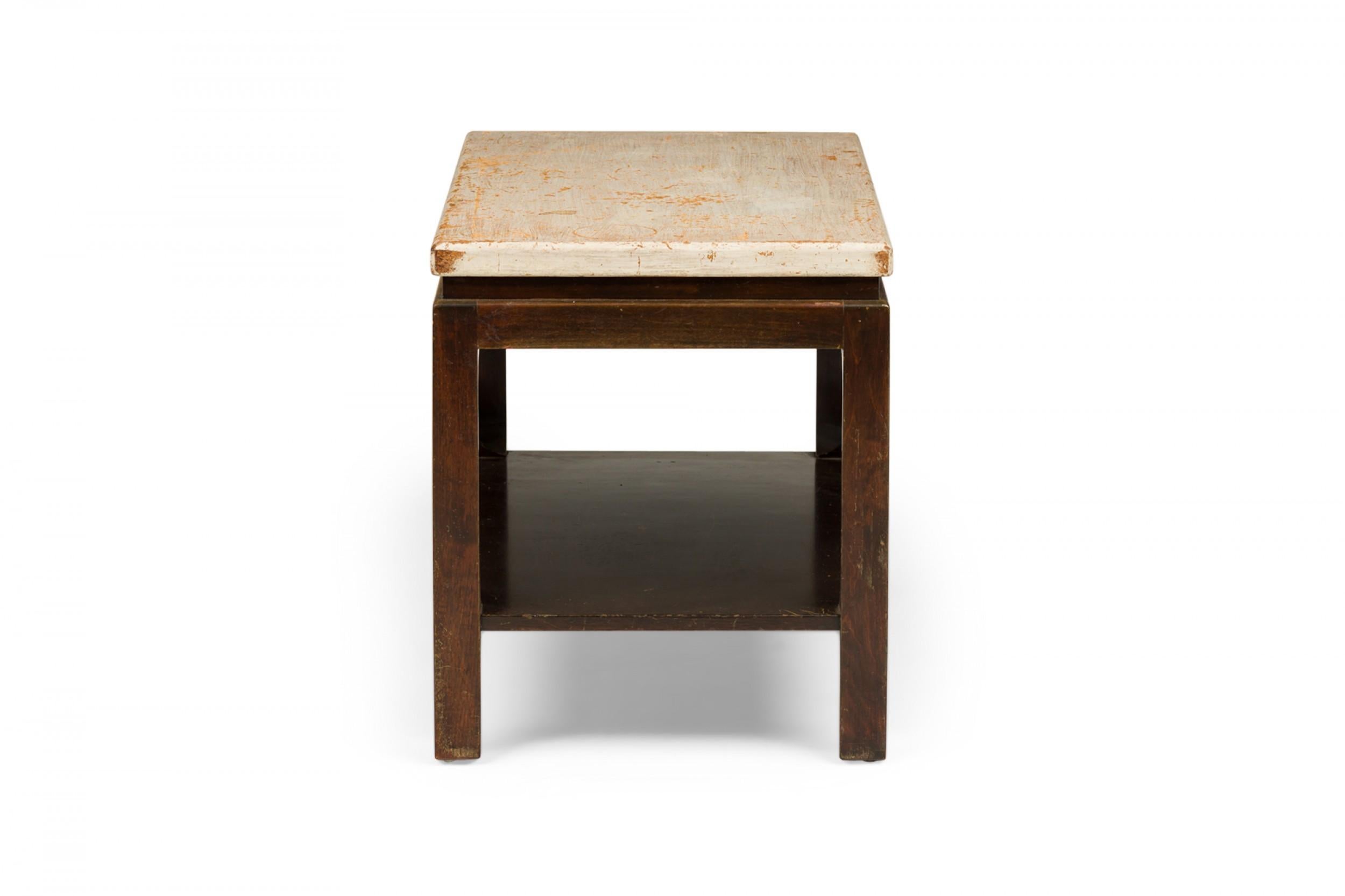 Paul Frankl para Johnson Furniture Company Mesa auxiliar y auxiliar de corcho y caoba en venta 5