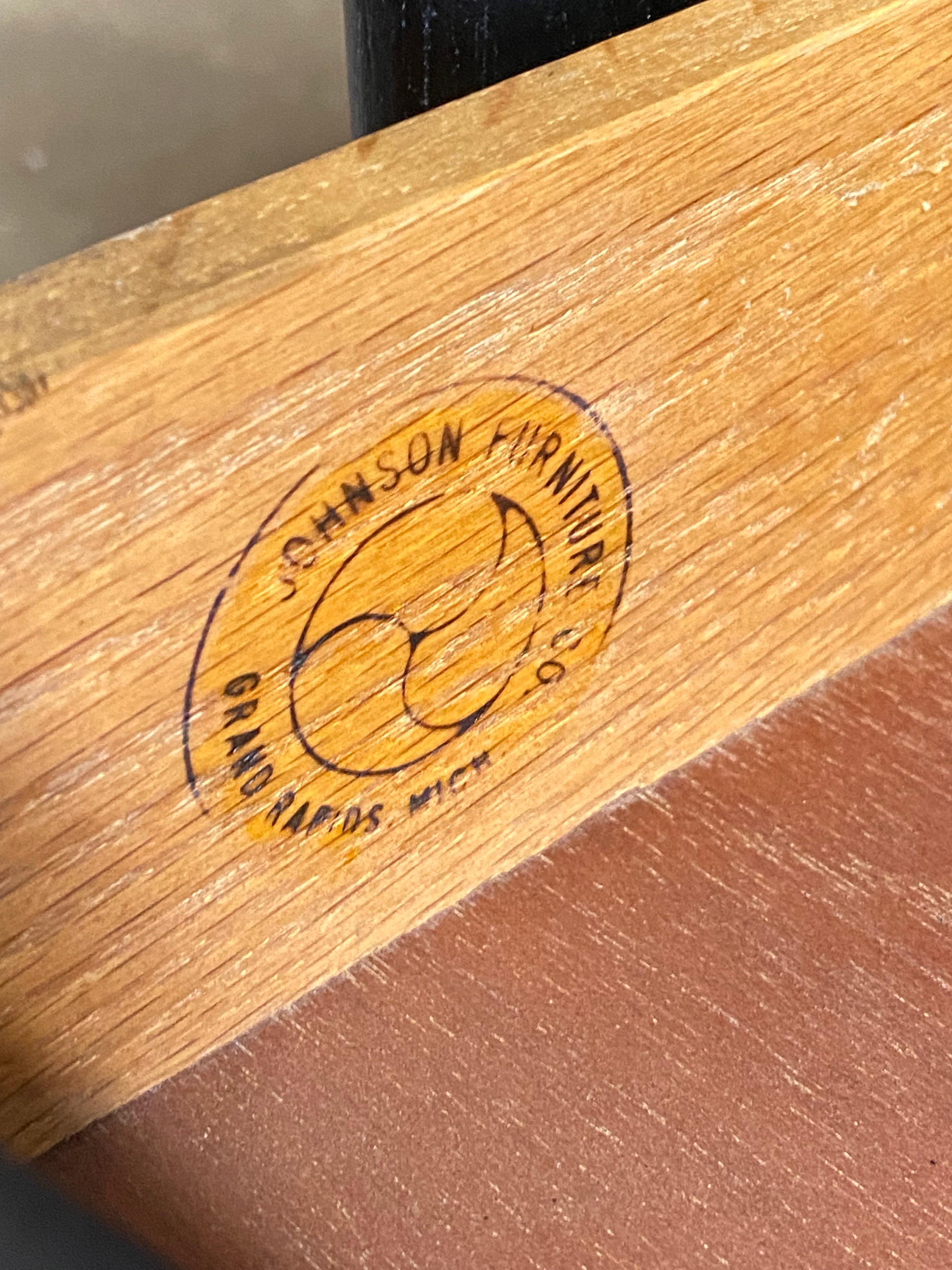 Paul Frankl pour Johnson Furniture Company - Tables d'appoint en bois d'ébène et à couvercle en vente 5