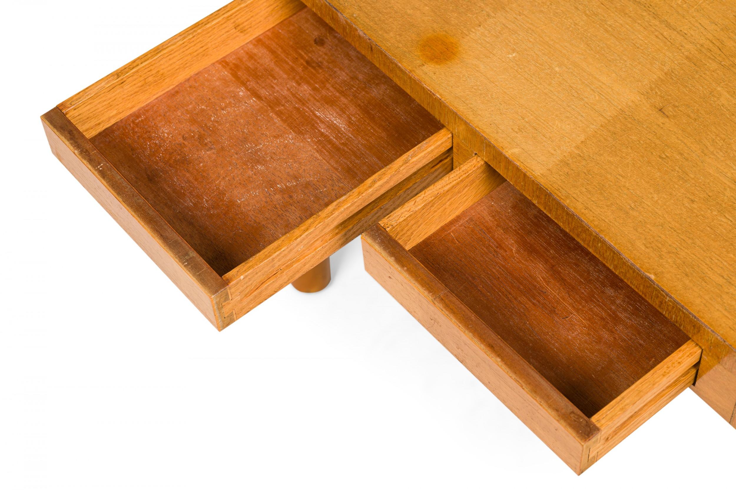 Paul Frankl für Johnson Furniture Company  Pallet'' Holz-Schreibtisch im Angebot 2
