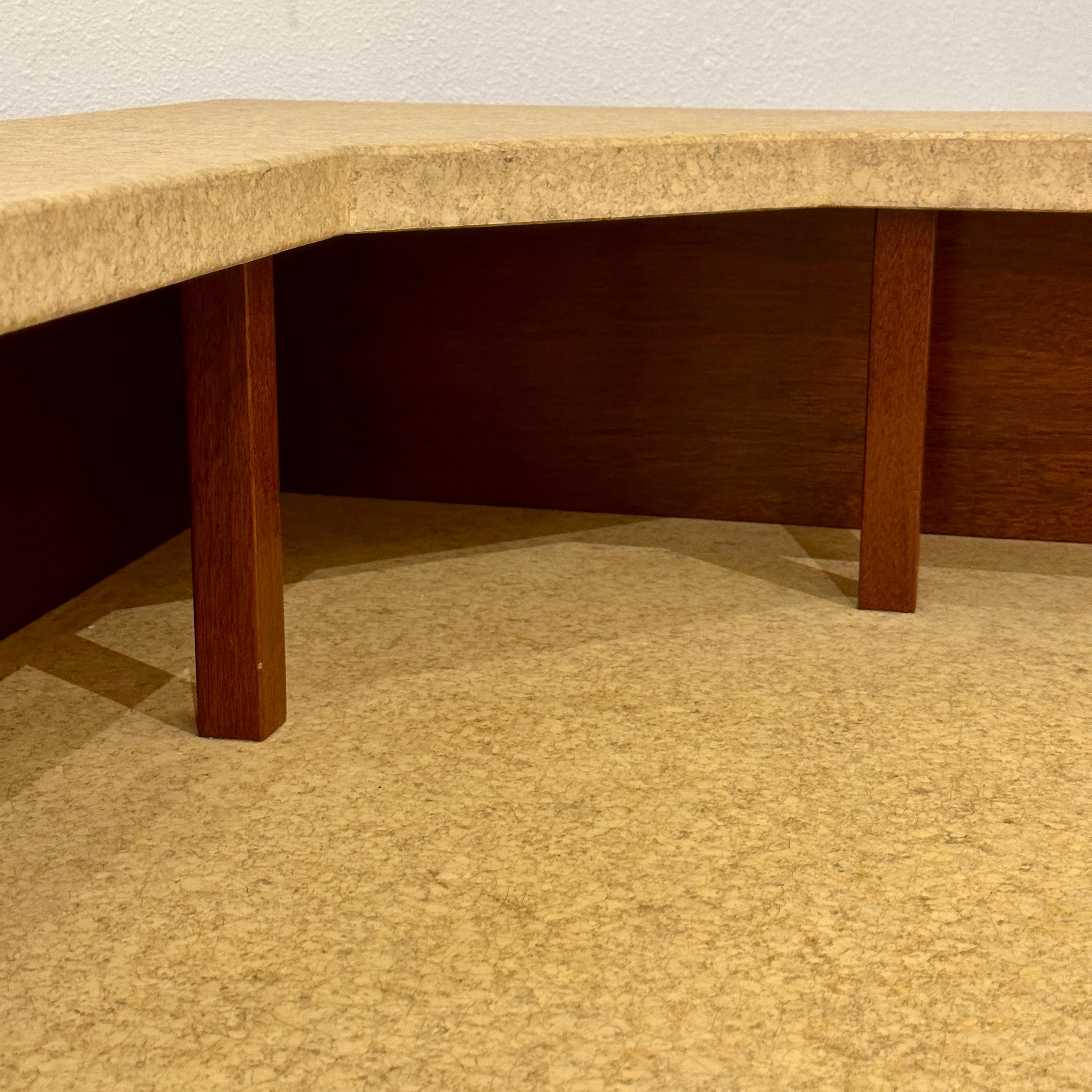 Acajou Table d'angle en liège et acajou de Paul Frankl pour Johnson Furniture, vers 1951 en vente