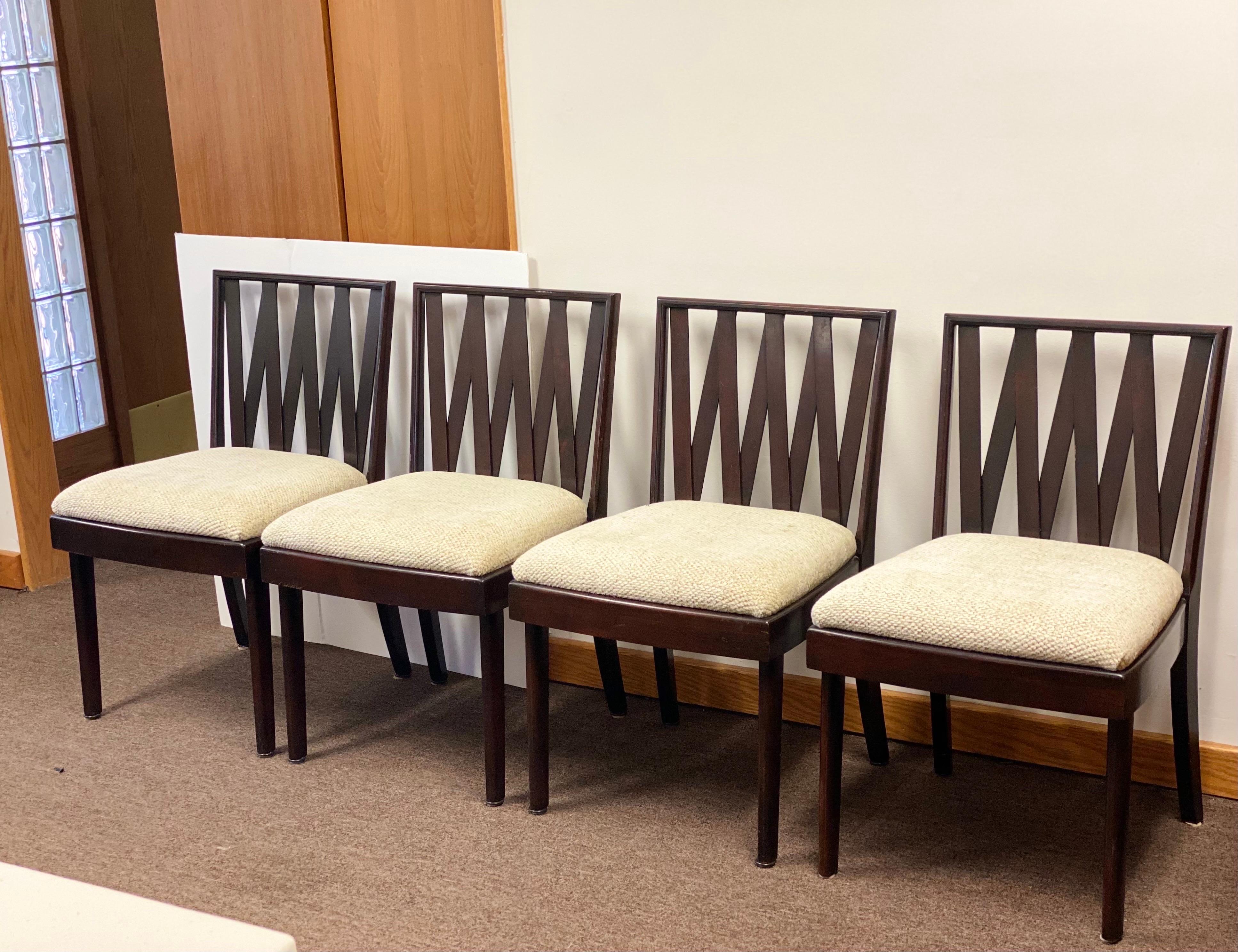Paul Frankl for Johnson Furniture Mahogany and White Cork Dining Set, Set of 5 In Good Condition For Sale In Farmington Hills, MI