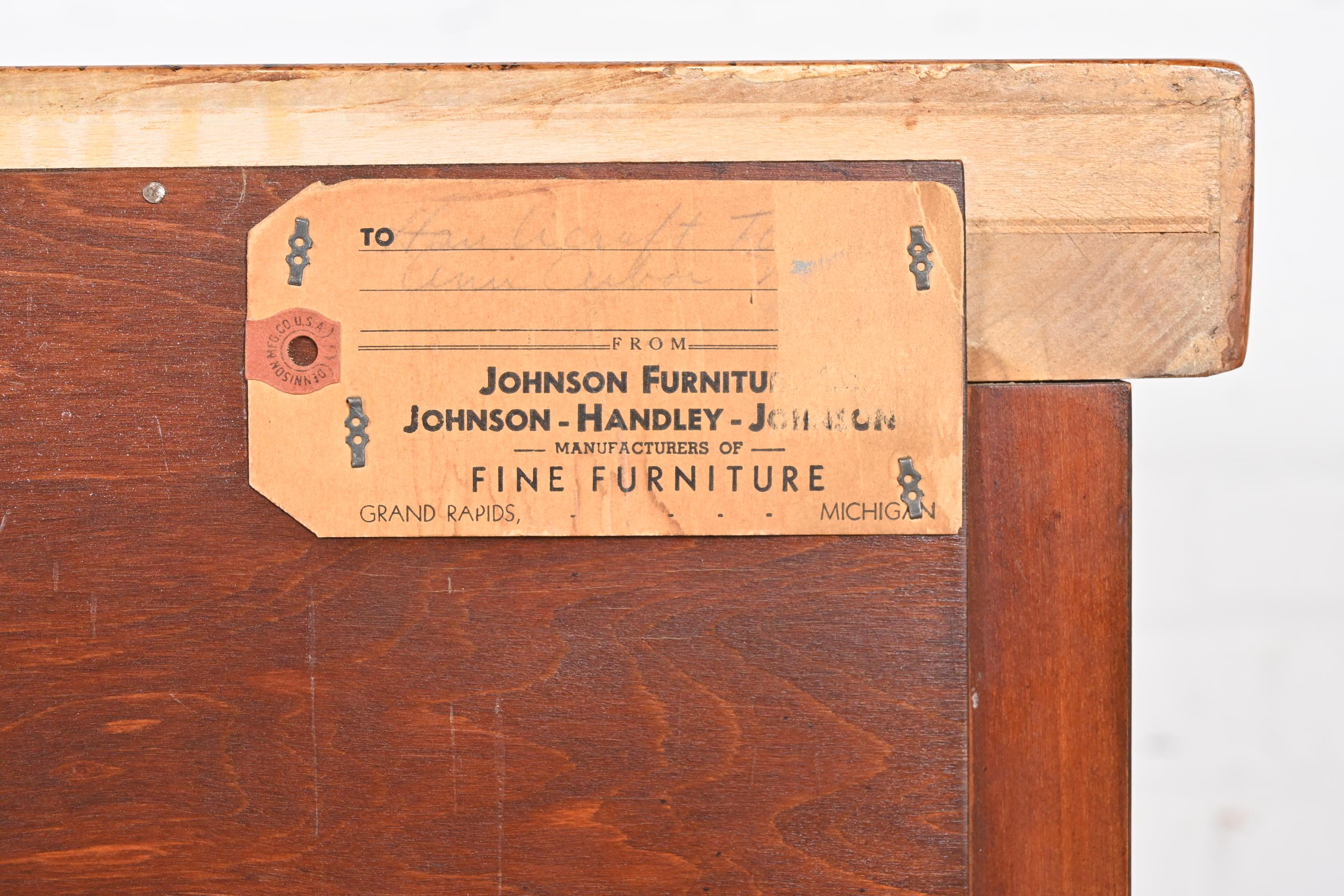 Paul Frankl pour Johnson Furniture Buffet ou meuble de bar en acajou, années 1950 en vente 9