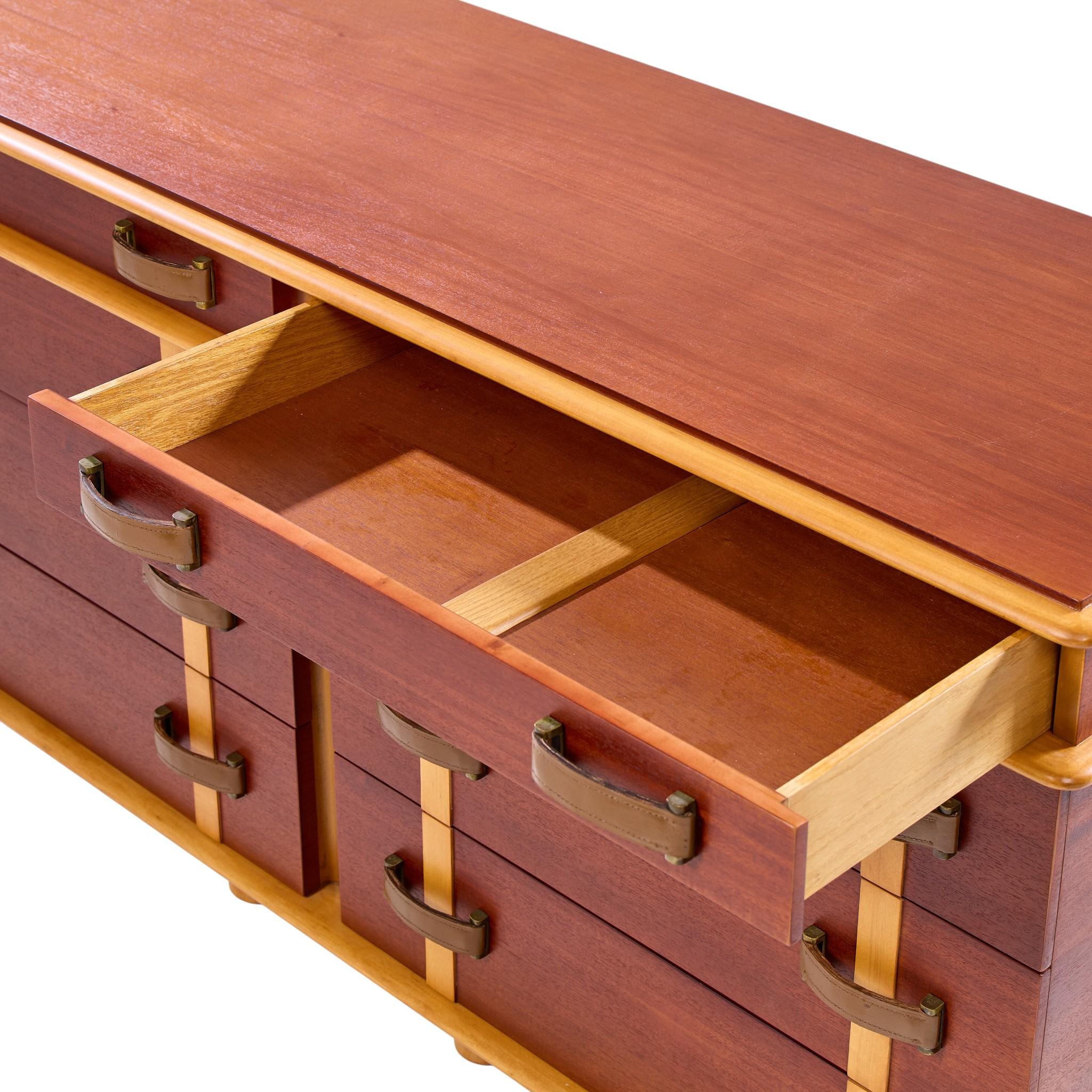 Cuir Paul Frankl for Johnson Furniture Commode Station Wagon en cuir, bouleau et érable MCM en vente