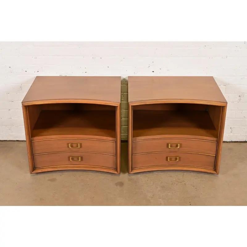 Américain Paul Frankl pour Johnson Furniture Tables de nuit modernes du milieu du siècle, Circa 1950s en vente