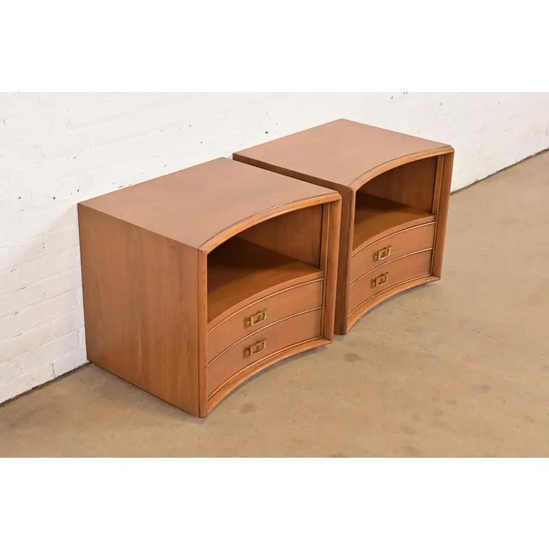 Paul Frankl pour Johnson Furniture Tables de nuit modernes du milieu du siècle, Circa 1950s Bon état - En vente à South Bend, IN