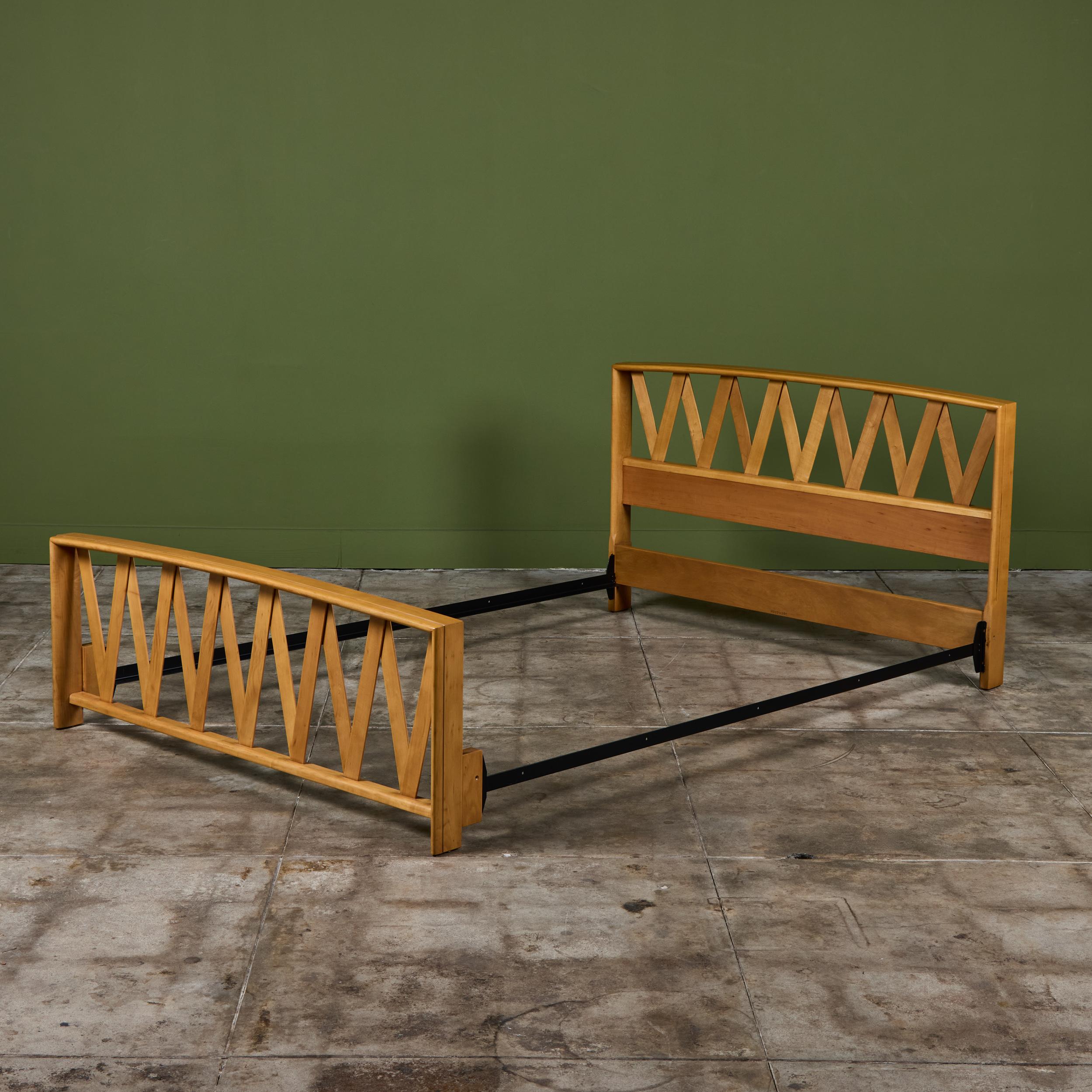 Paul Frankl Full Size Maple Bed Frame for Johnson Furniture Co. en vente 7