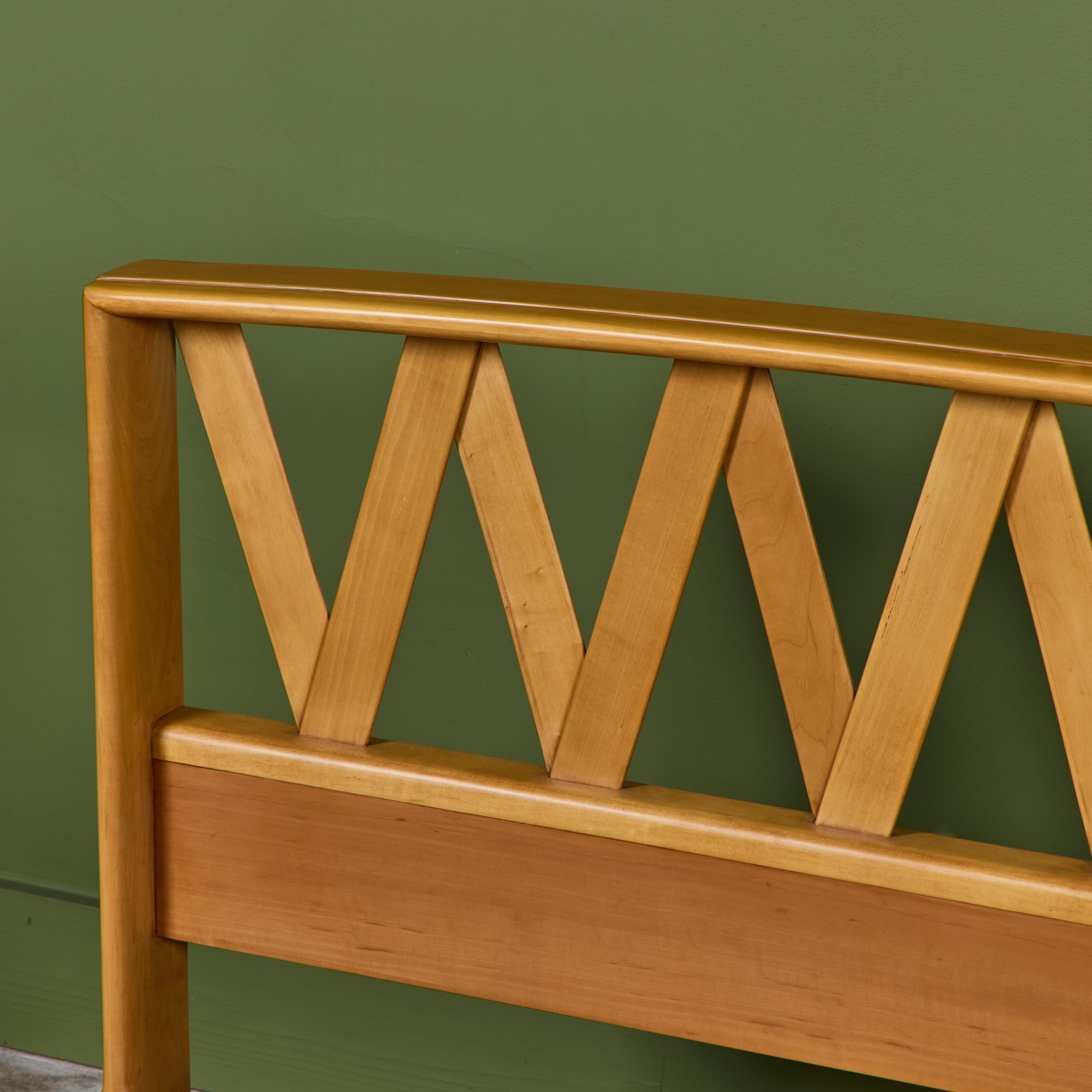Paul Frankl Full Size Maple Bed Frame for Johnson Furniture Co. en vente 2