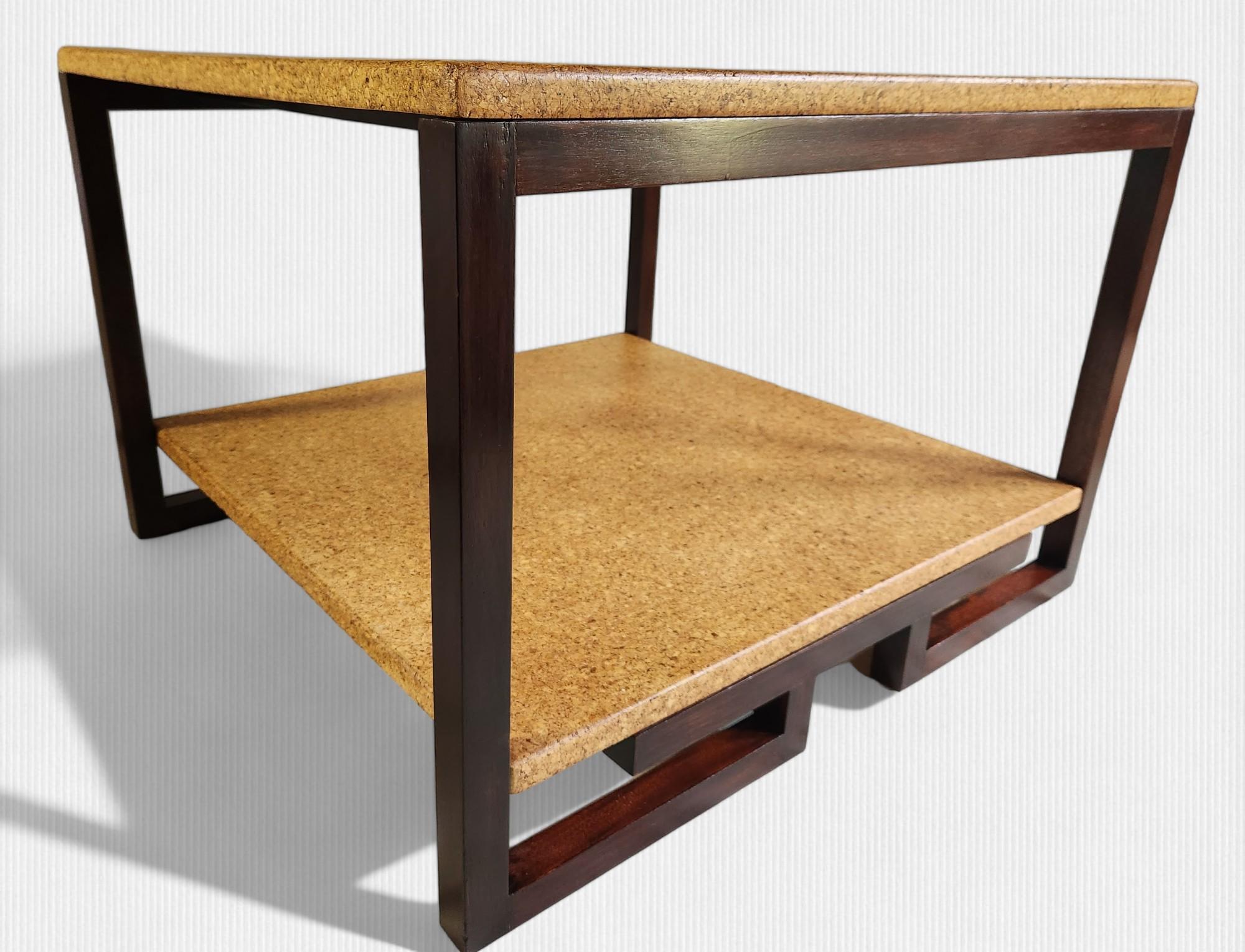 Américain Table basse en acajou Paul Frankl avec plateau en liège Johnson Furniture, vers les années 1940/50 en vente