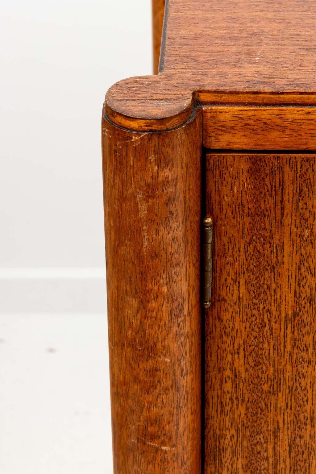Paul Frankl Mahogony Side Board In Good Condition For Sale In Stamford, CT