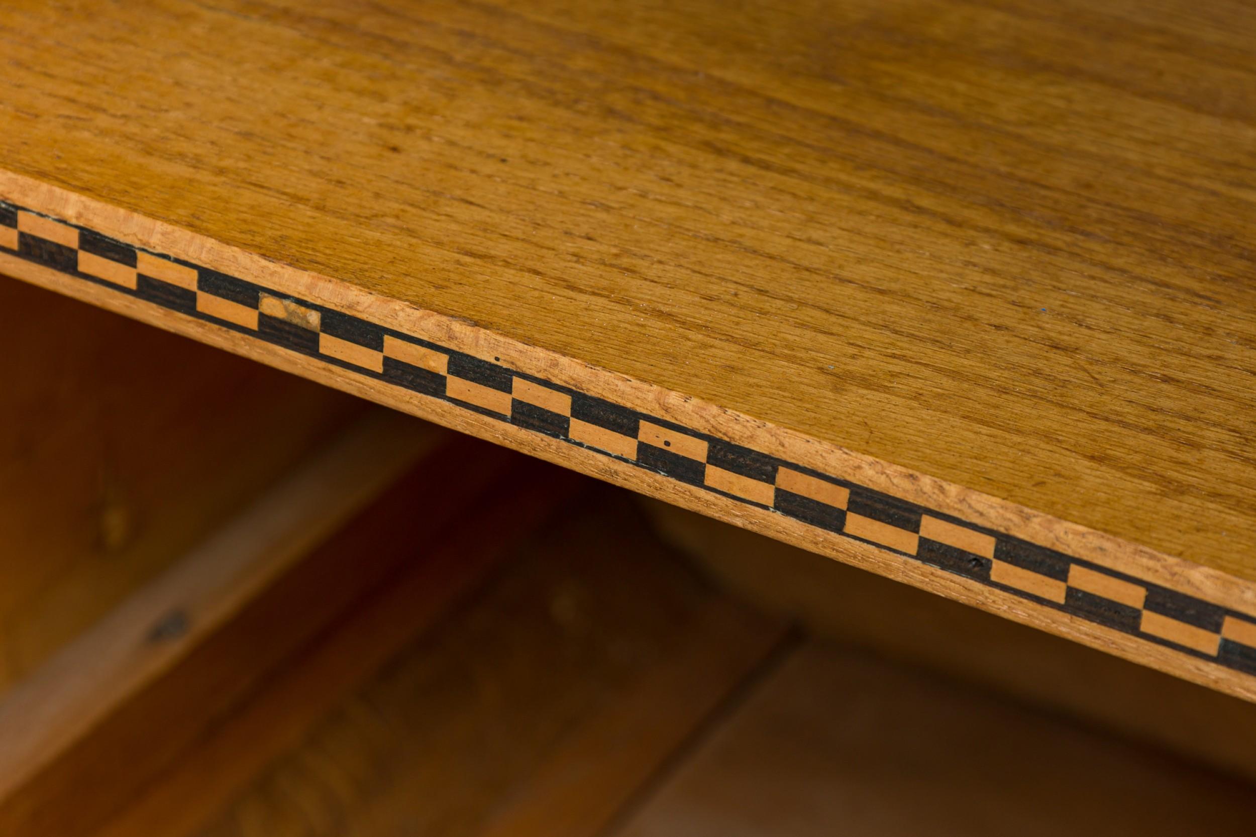 Legno Paul Frankl Credenza americana di metà secolo con sovrastruttura e cassettiera in vendita