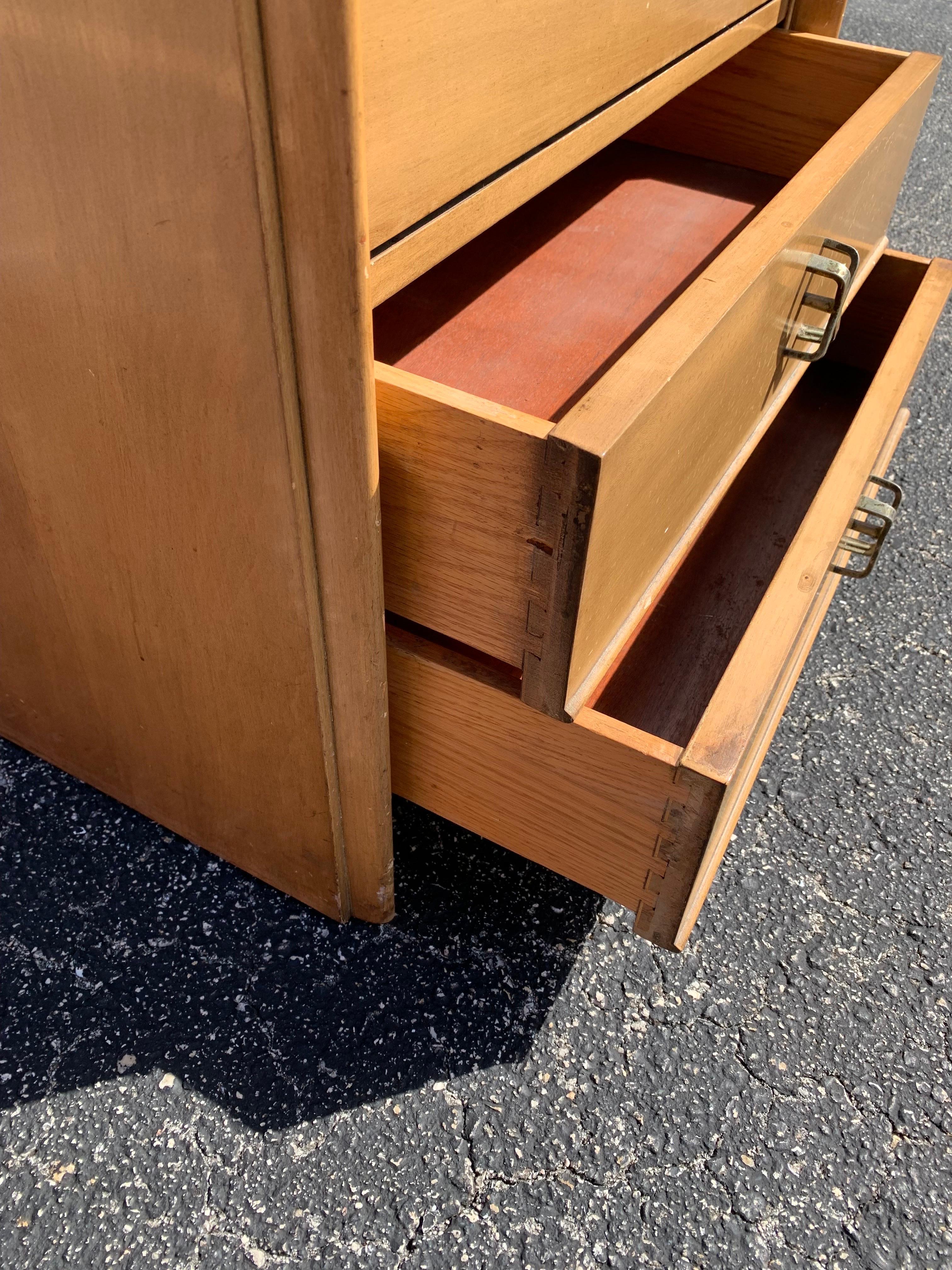 20ième siècle Table de nuit Paul Frankl par Johnson Furniture en vente