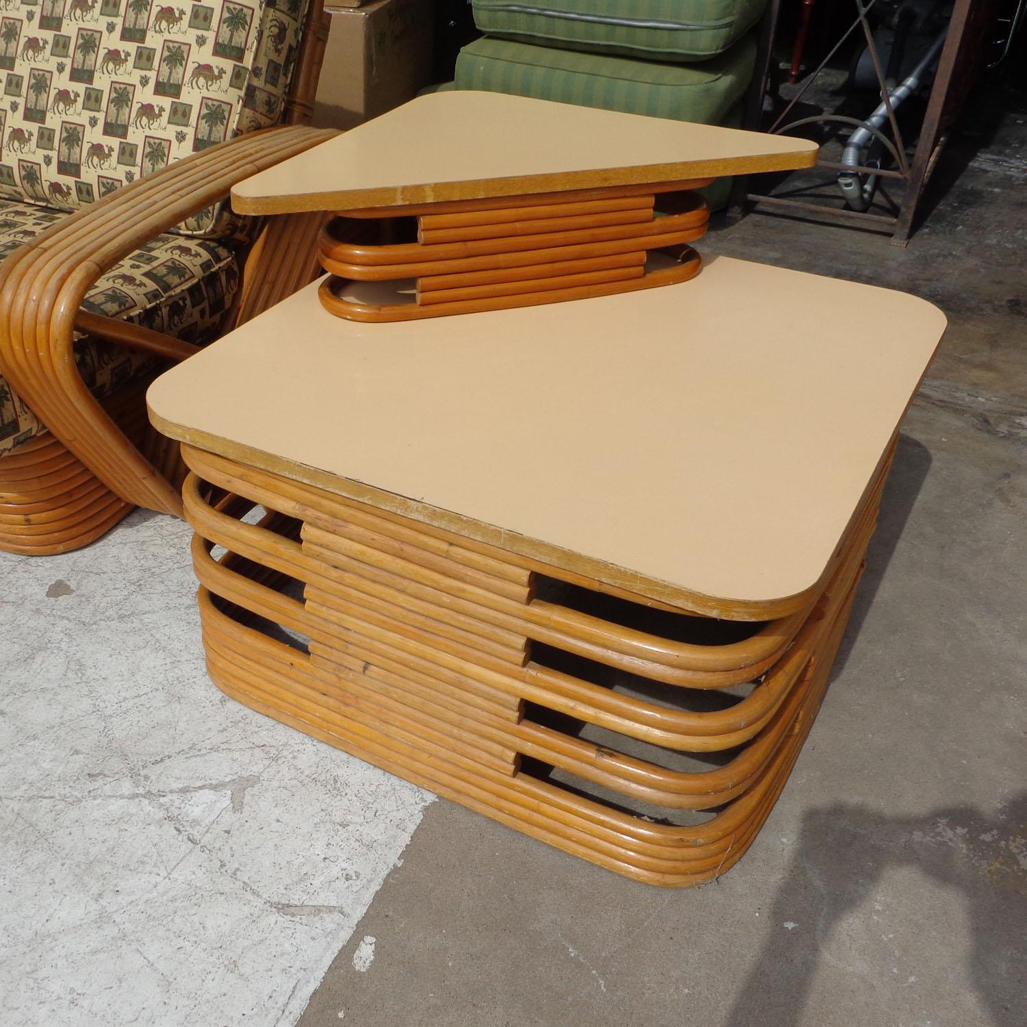 Sechsstrangiges 4-sitziges Rattan-Bambus-Sofa mit Brezel von Paul Frankl (20. Jahrhundert) im Angebot