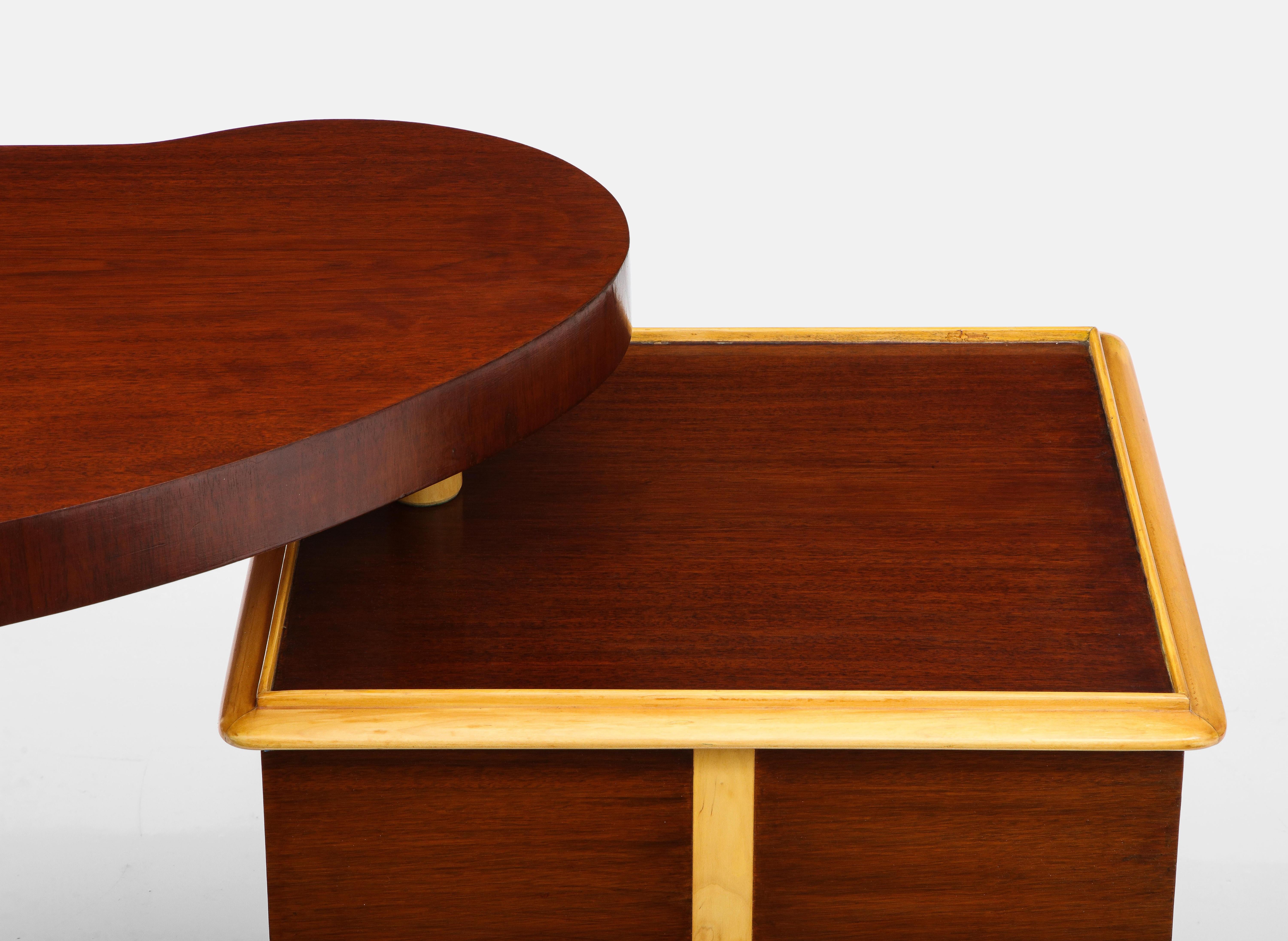 Paul Frankl Rare Kidney Desk in Mahogany, Birch, Leather and Brass, USA, 1950s For Sale 3