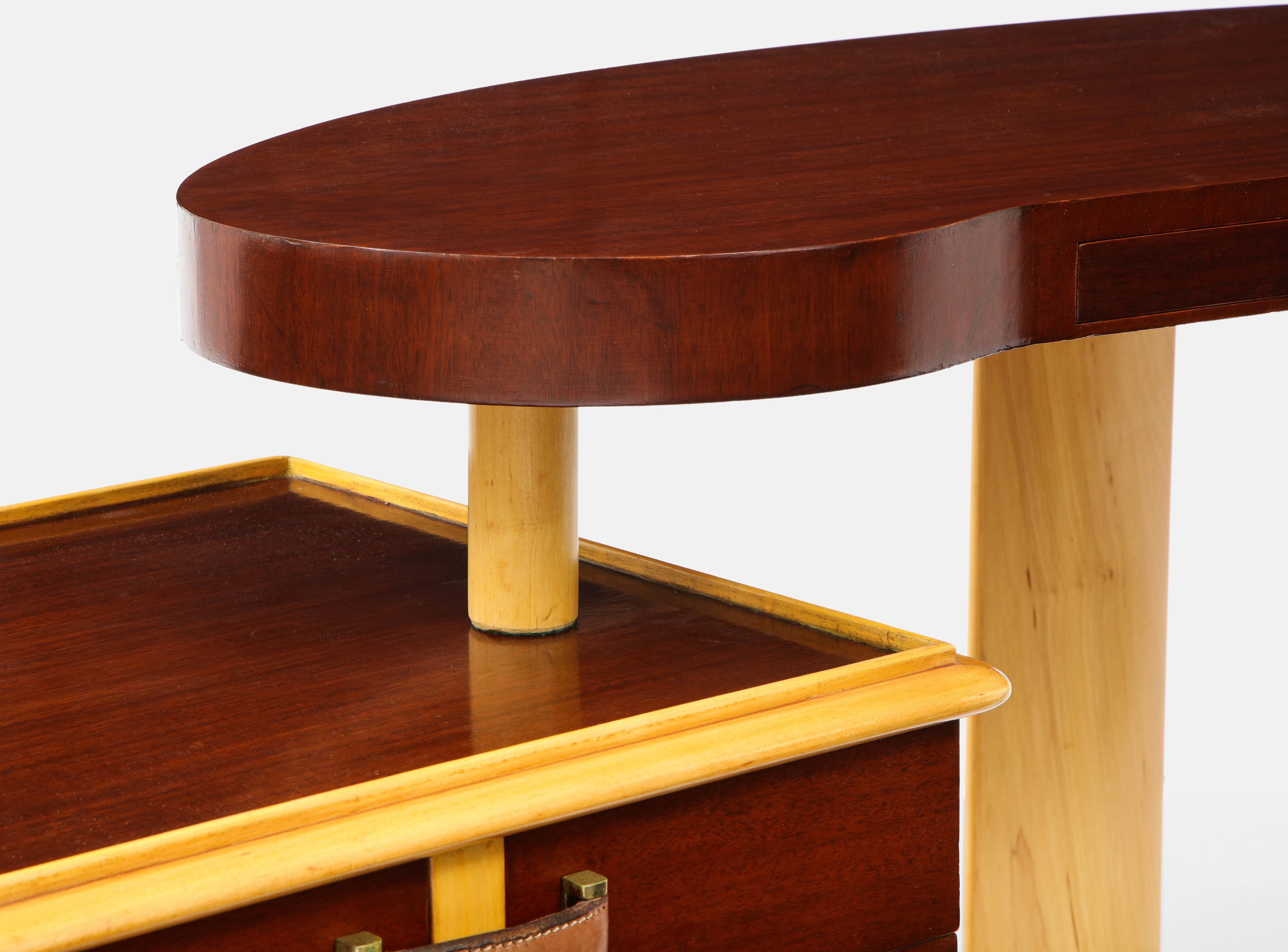 Paul Frankl Rare Kidney Desk in Mahogany, Birch, Leather and Brass, USA, 1950s For Sale 4