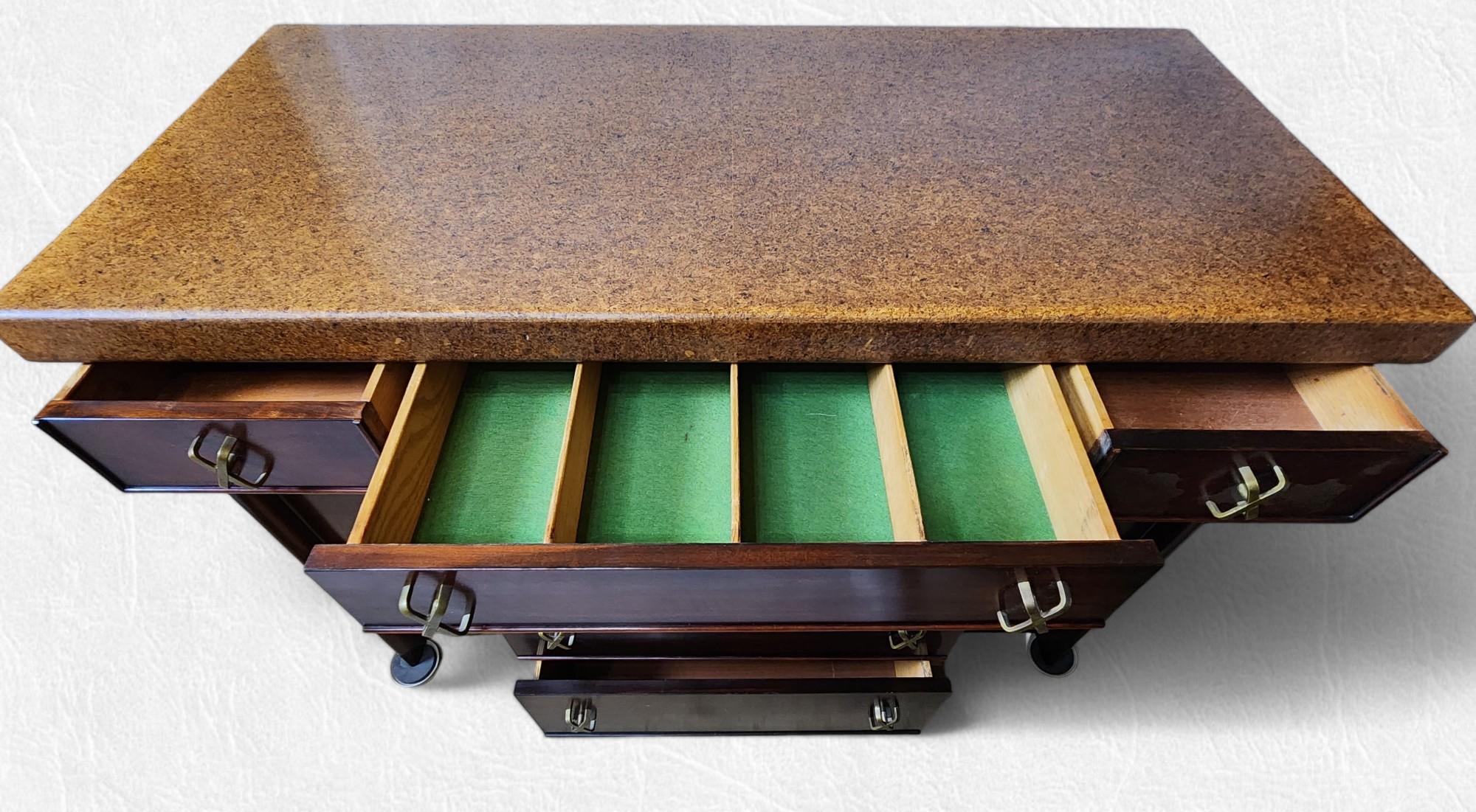 Paul Frankl Sideboard mit sechs Schubladen aus Kork Johnson Furniture, 1950er Jahre (20. Jahrhundert) im Angebot