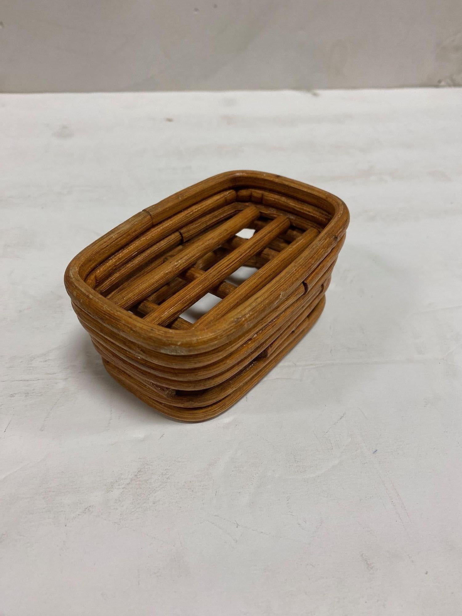 Set da salotto in rattan in miniatura Paul Frankl Style Sample, 1950 in vendita 3
