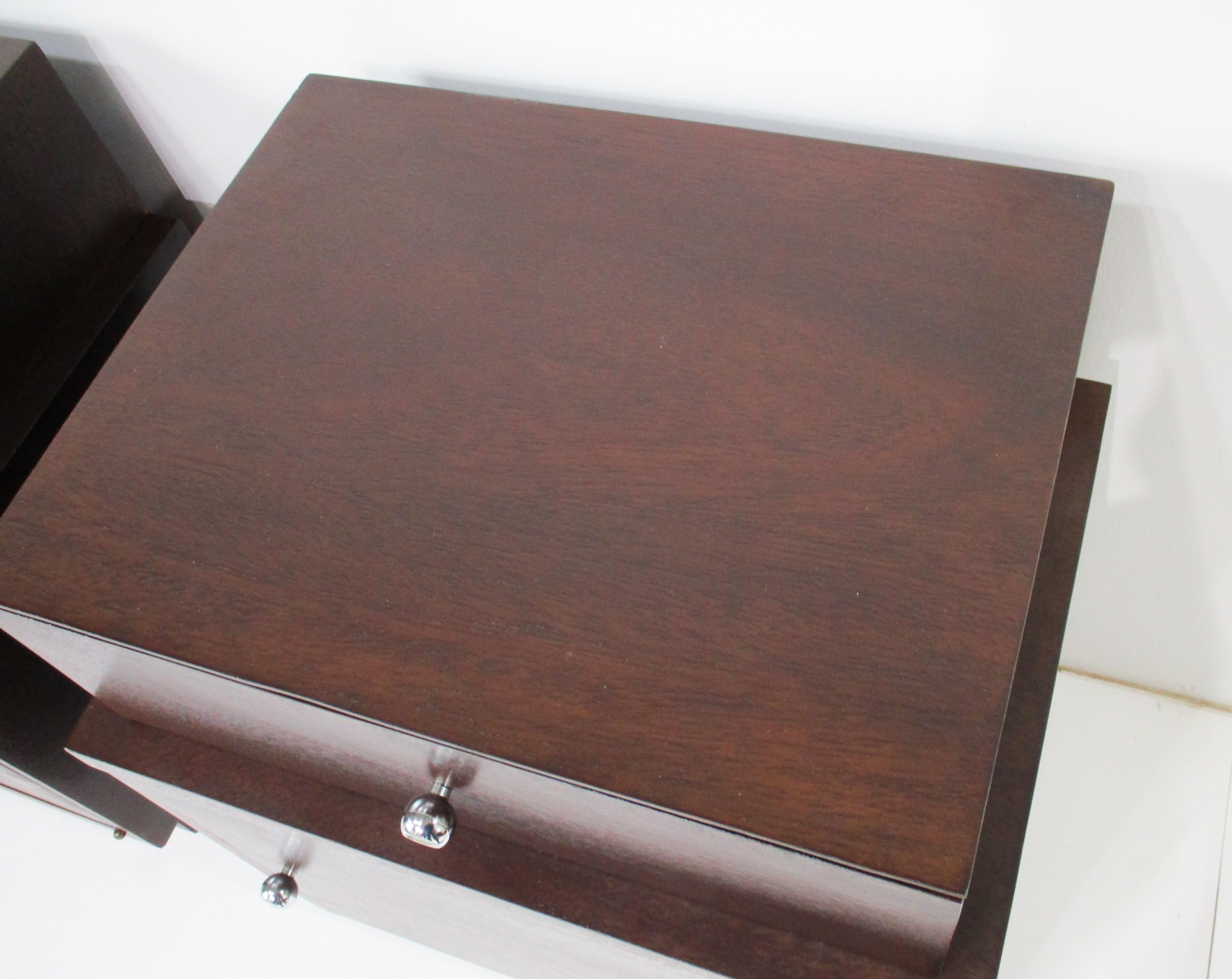 Tables de nuit / tables d'appoint Art déco de style Paul Frankl en vente 4