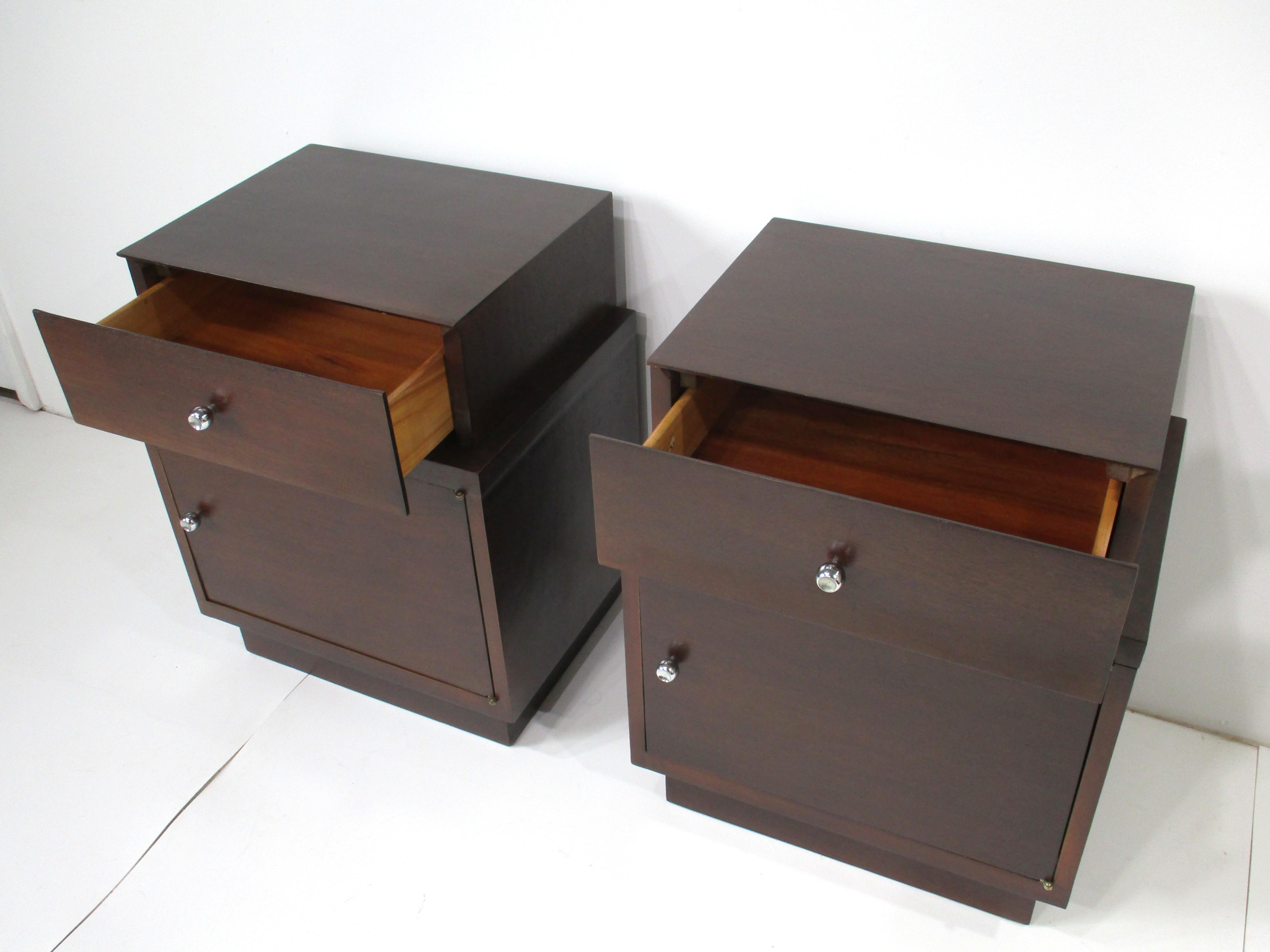 Tables de nuit / tables d'appoint Art déco de style Paul Frankl Bon état - En vente à Cincinnati, OH