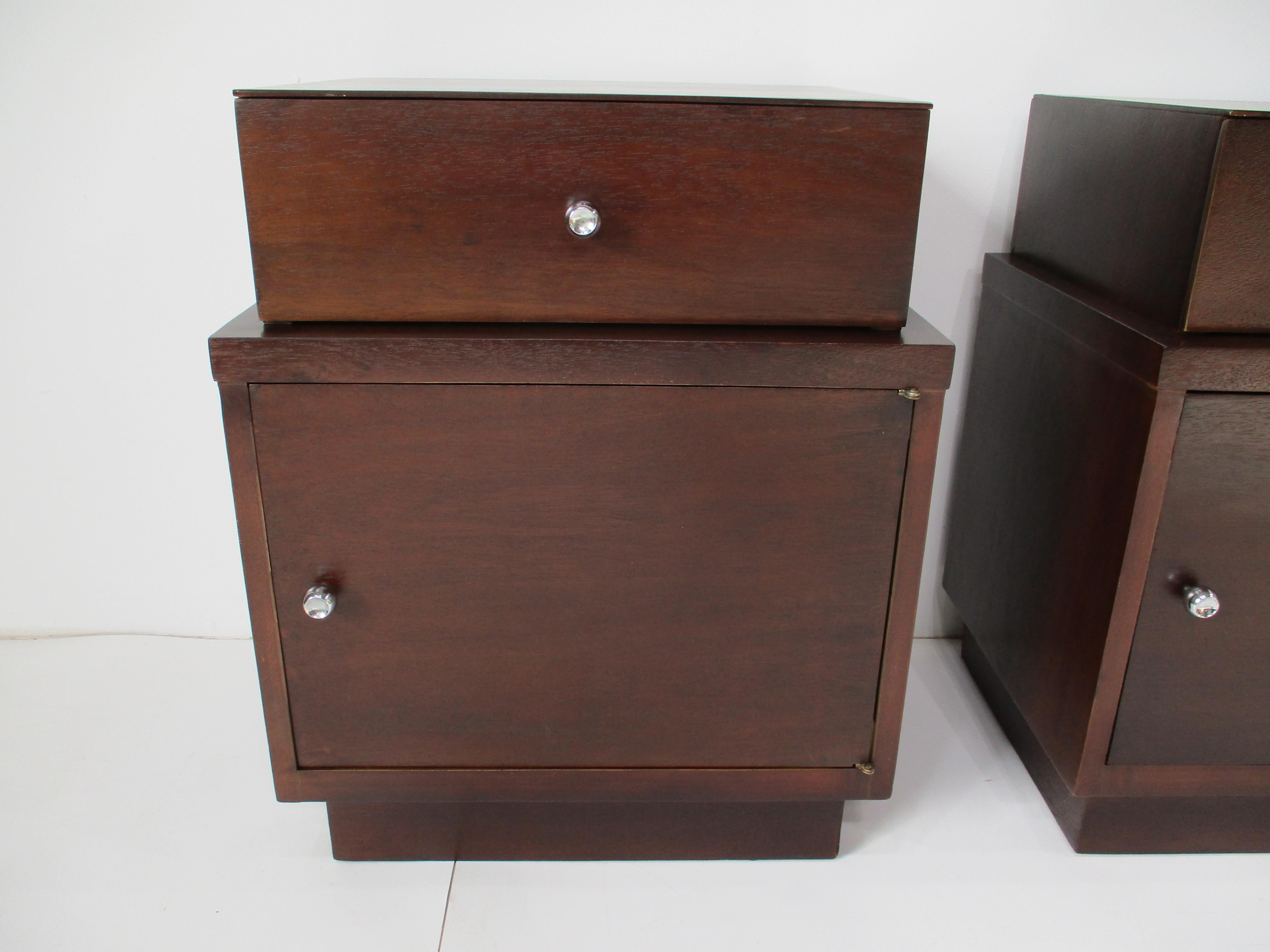 20ième siècle Tables de nuit / tables d'appoint Art déco de style Paul Frankl en vente