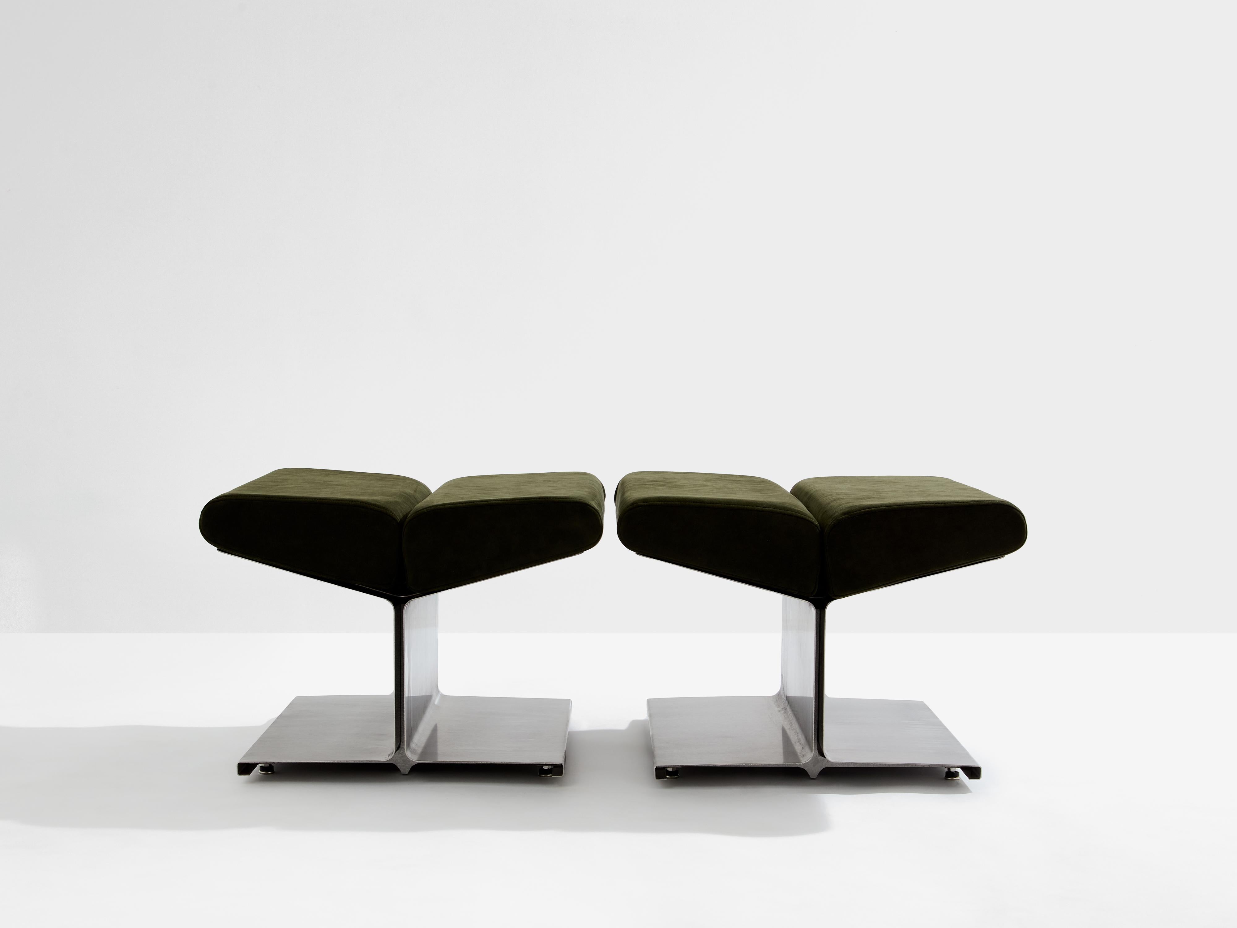 Paul Geoffroy for Uginox stainless steel alcantara ottomans 1975 In Good Condition For Sale In Paris, IDF
