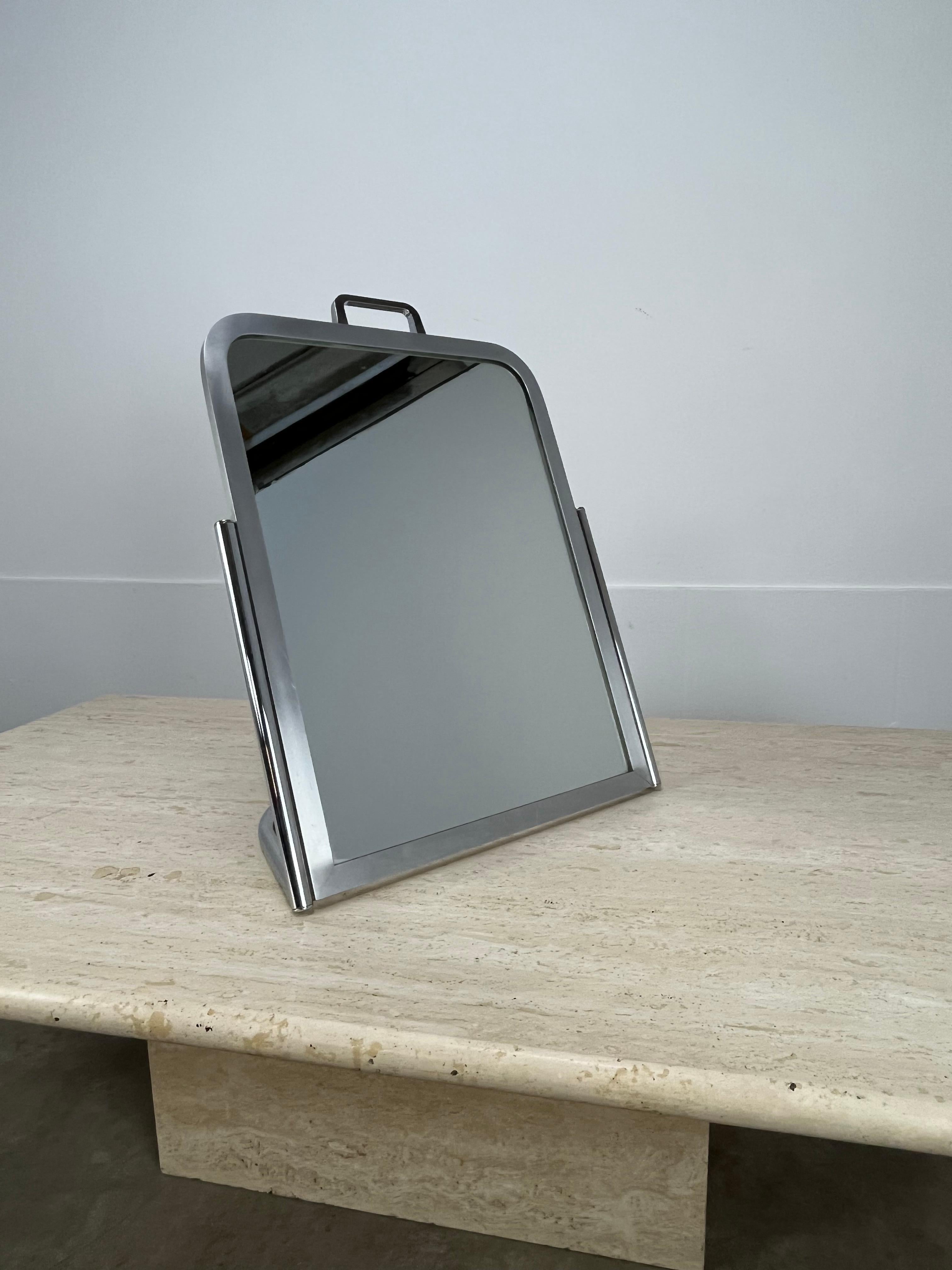 Miroir très rare de la manufacture française Paul Grivois. 
