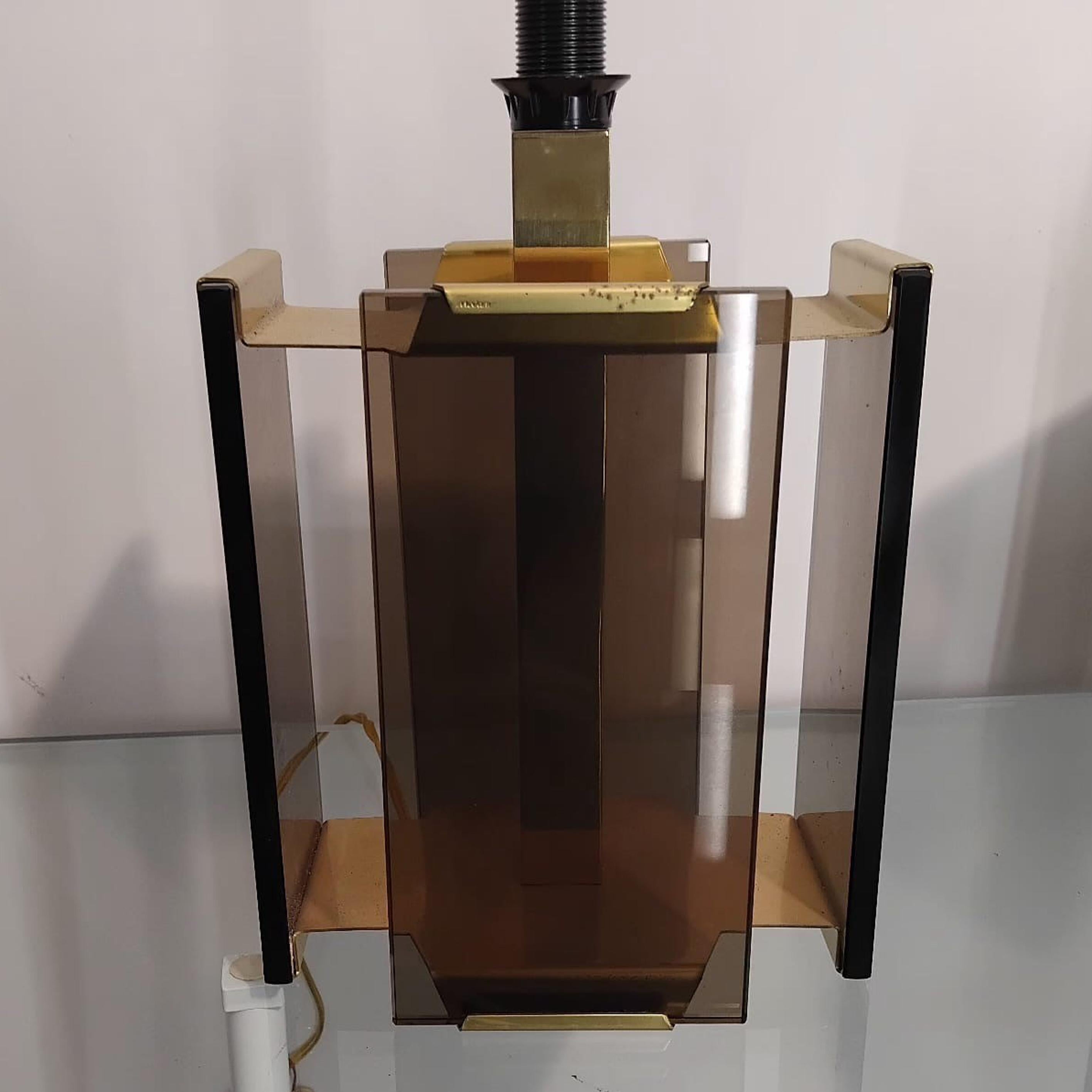 Paul Hanson Brass & Smoked Glass Table Lamp by Fratelli Melani, Italy 1970s In Good Condition For Sale In Trieste, IT