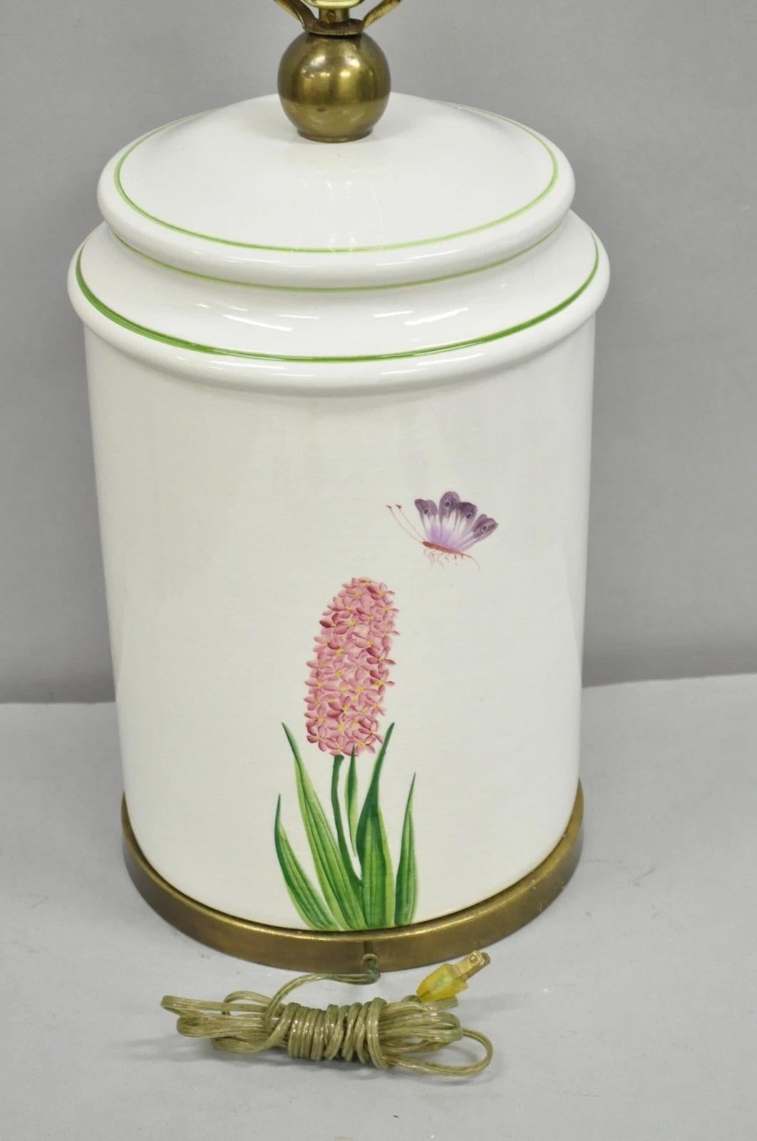 Lampe de table Paul Hanson en porcelaine, papillon et fleur de jardinière en vente 3