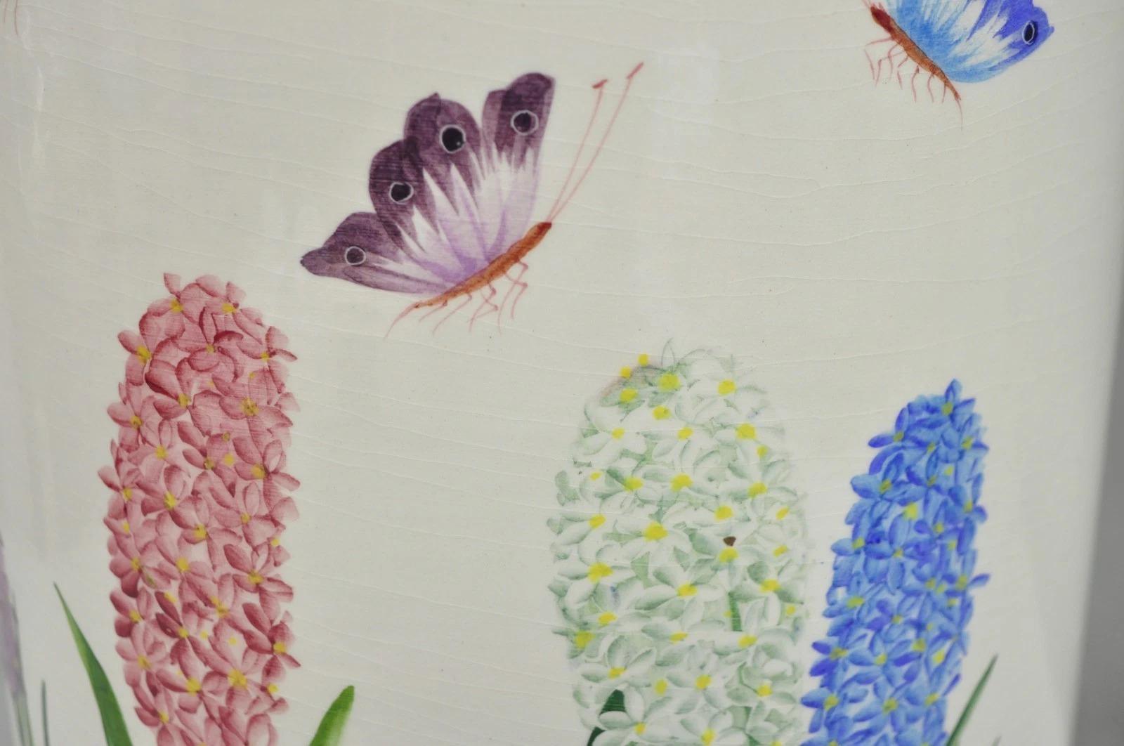 Lampe de table Paul Hanson en porcelaine, papillon et fleur de jardinière en vente 5