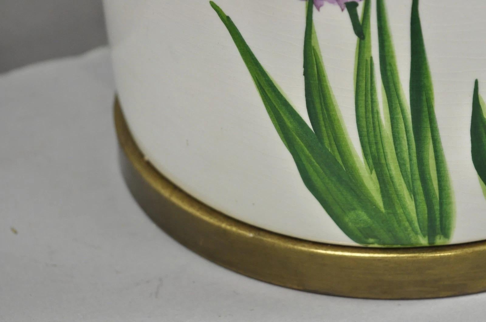 Lampe de table Paul Hanson en porcelaine, papillon et fleur de jardinière en vente 2