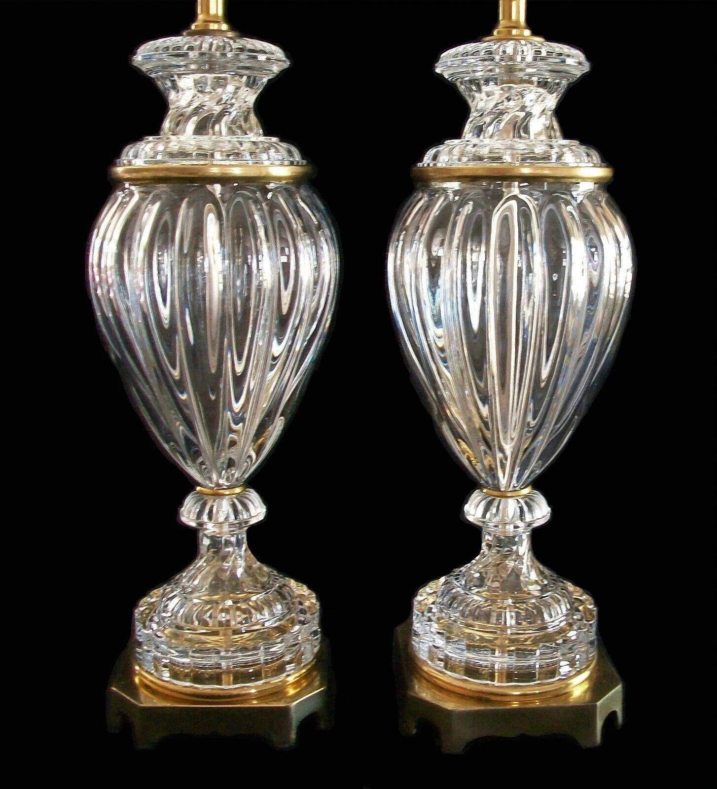 Paul Hanson, Vintage Pair Baccarat Style Glass & Brass Lamps, U.S., C.1970's In Good Condition For Sale In Chatham, ON
