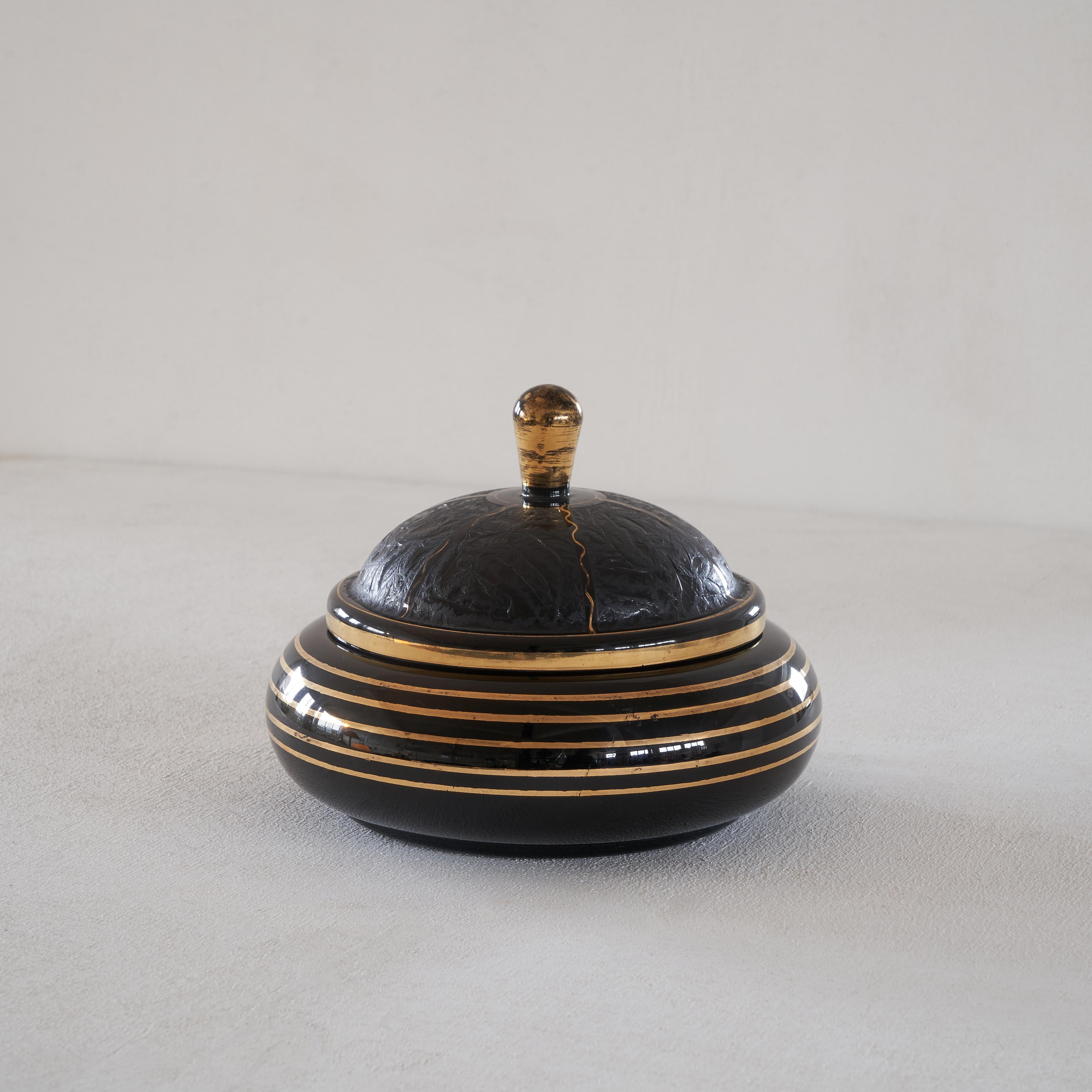 Belgian Art Deco Bonbonnière or Lidded Bowl Paul Heller 'Booms Glass' Belgium 1940s