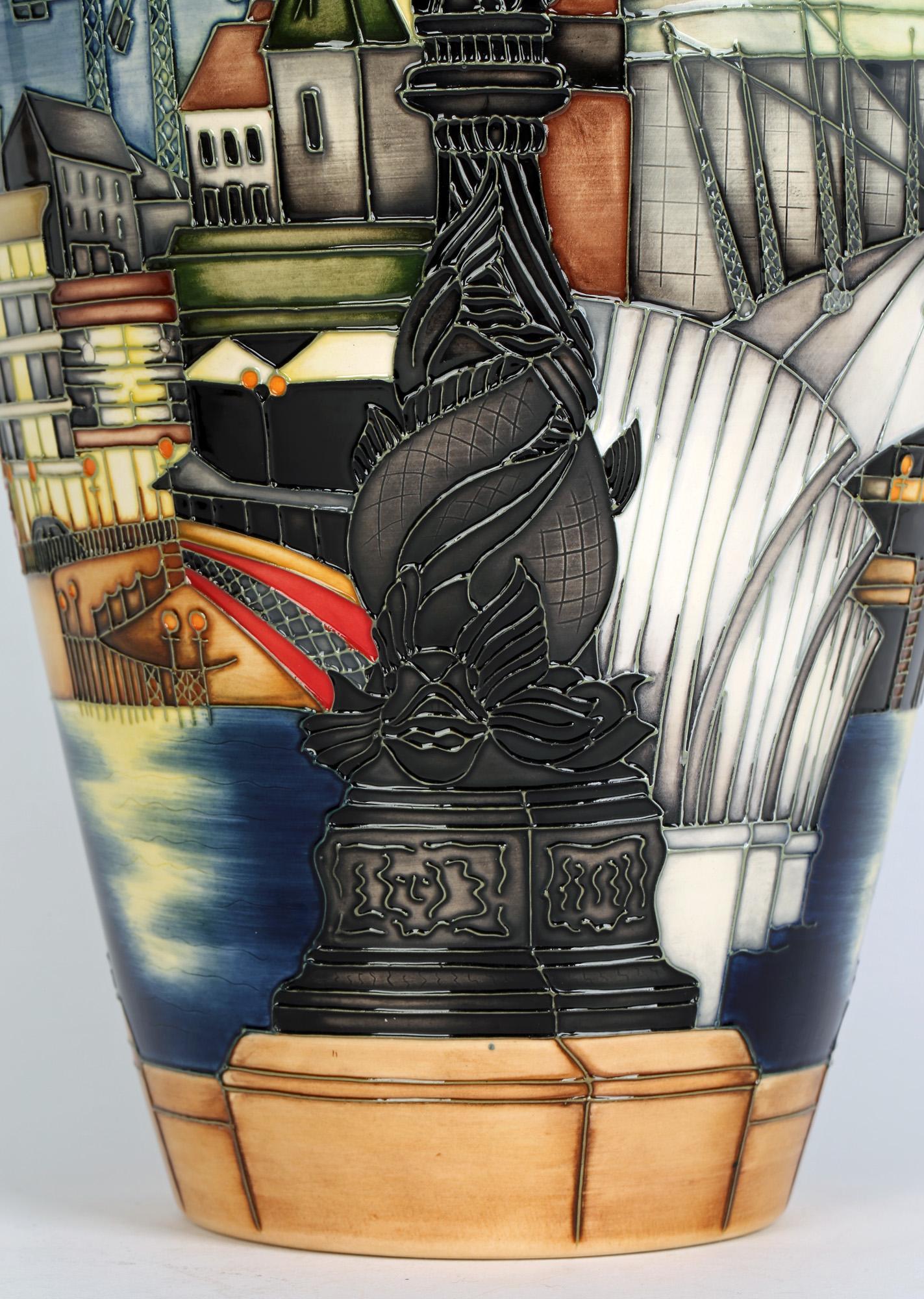 Paul Hilditch Moorcroft Limited Edition London Architectural Riverscape Vase  For Sale 8